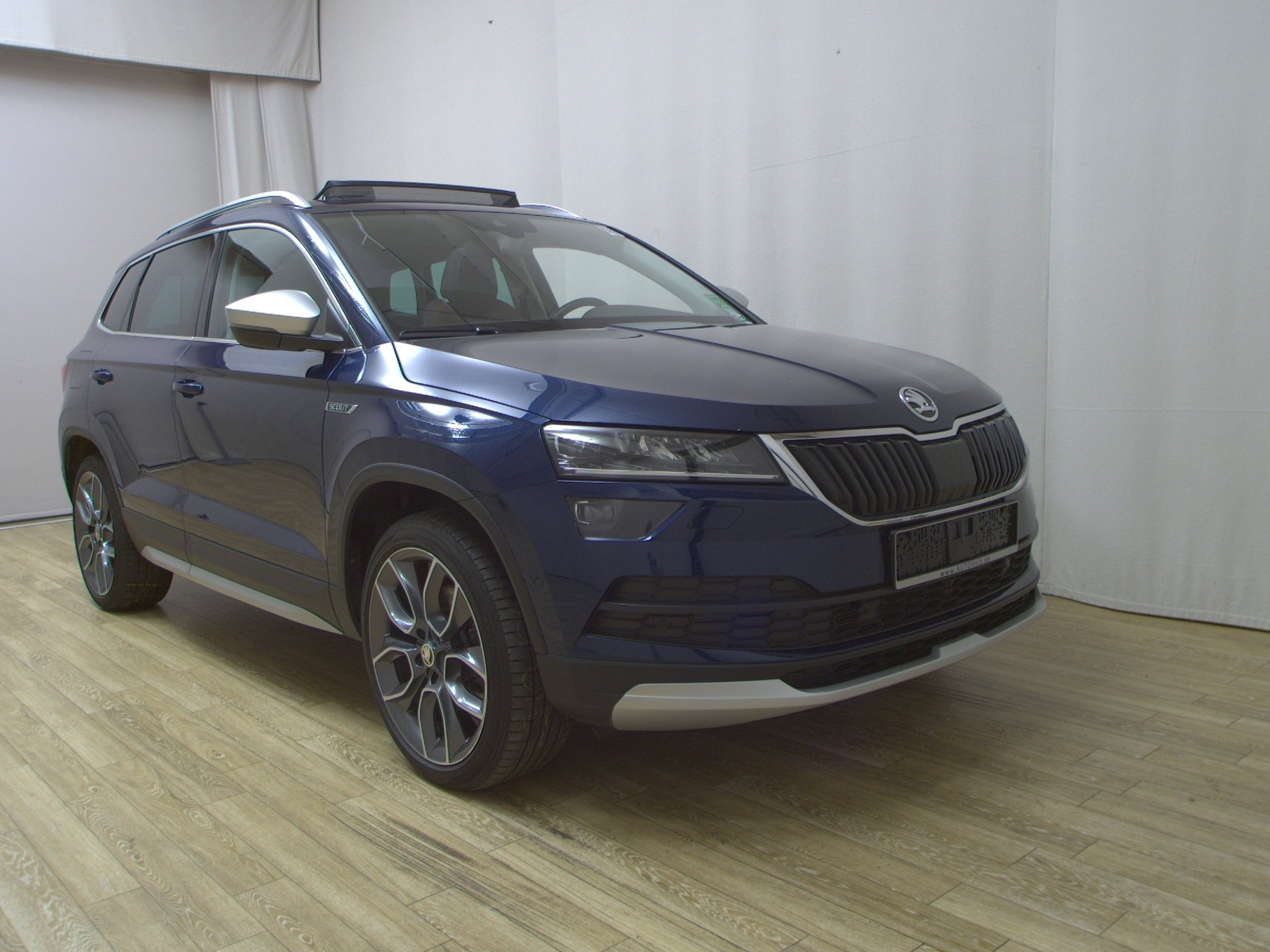 Skoda Karoq 2.0 TDI 4x4 Scout Navi LED vc Pano 3
