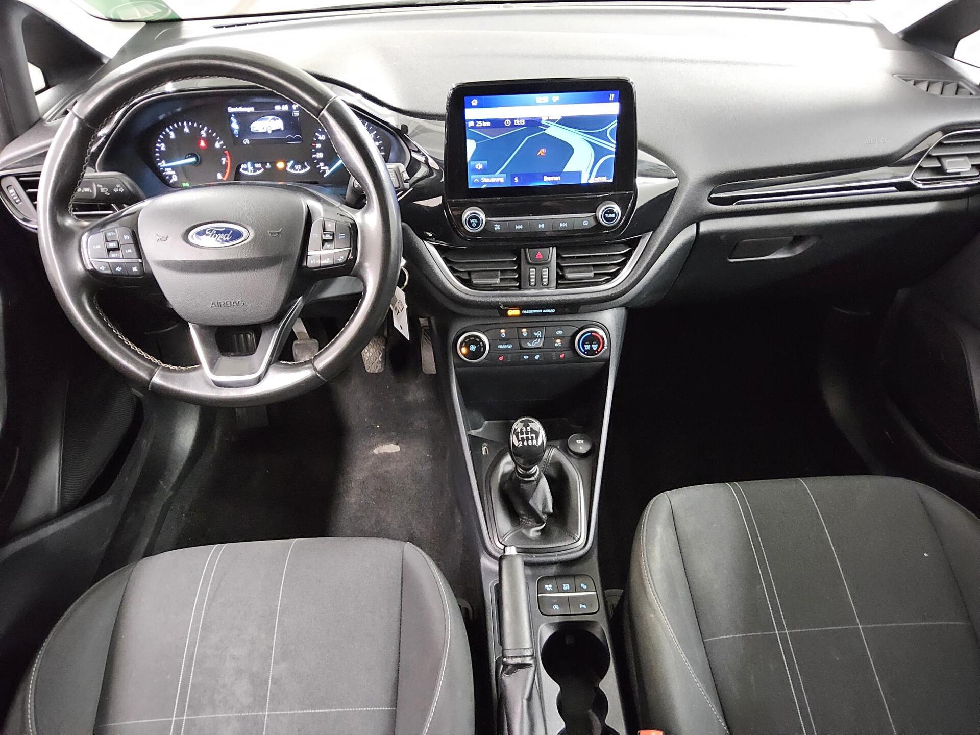Ford Fiesta 1.0 EB Cool&Connect Navi Shz PDC 5