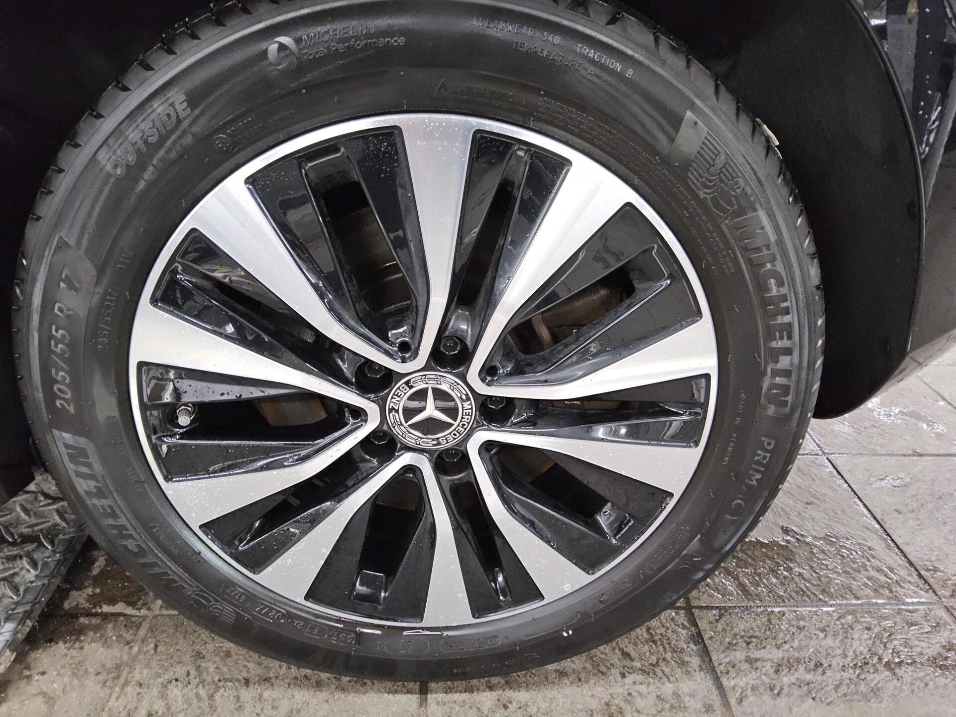 Mercedes-Benz A 250 e Navi Kamera Shz Distronic+ 11