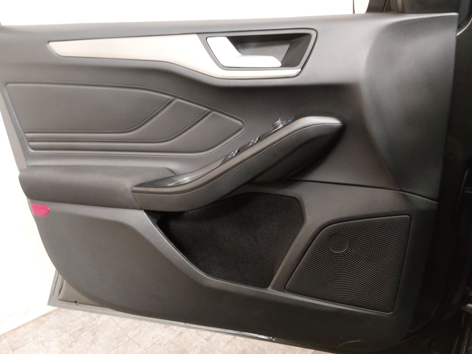 Ford Focus Turnier 1.5 EB Titanium Navi LED RFK Shz 5