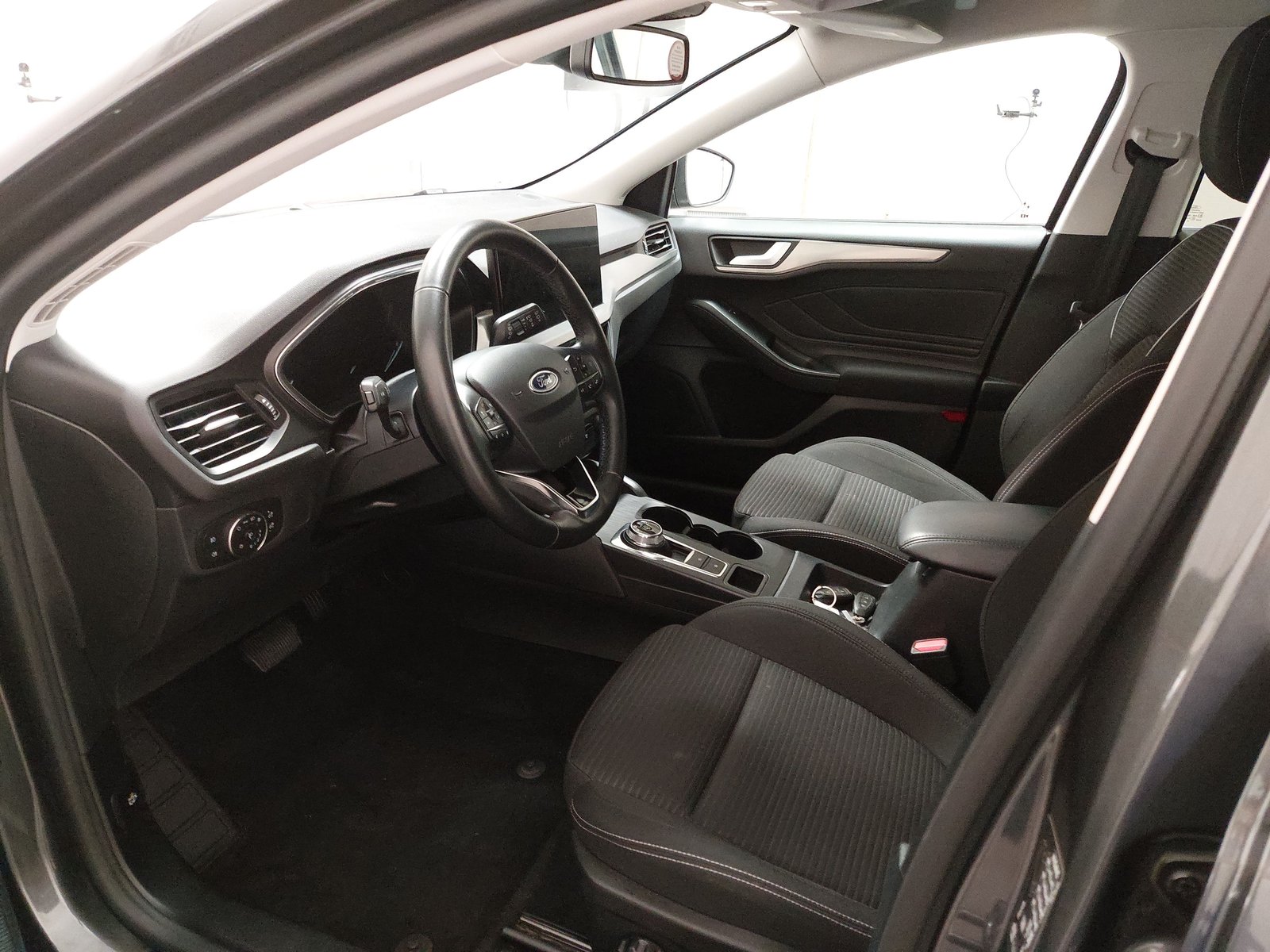Ford Focus Turnier 1.5 EB Titanium Navi LED RFK Shz 6