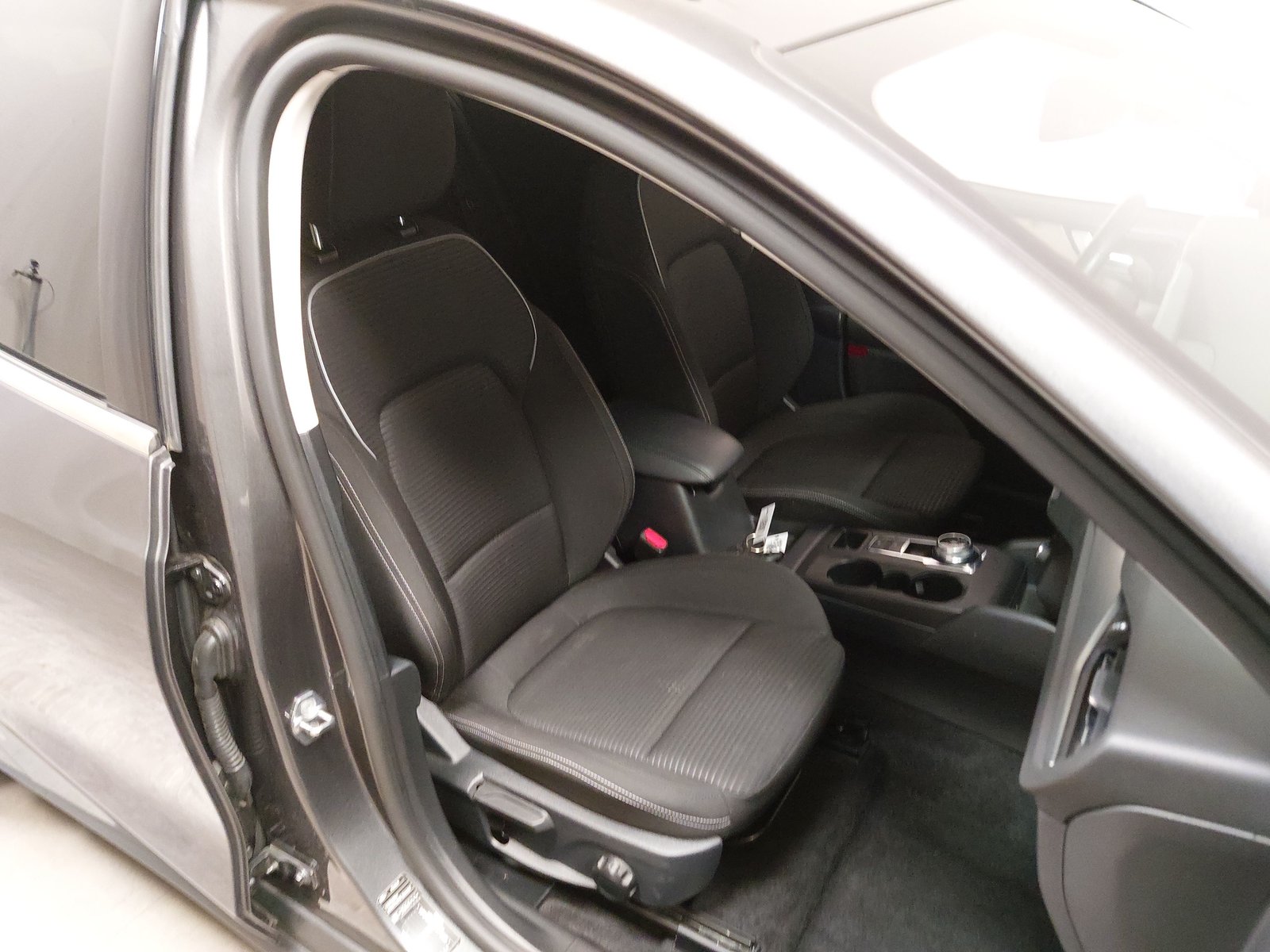 Ford Focus Turnier 1.5 EB Titanium Navi LED RFK Shz 10