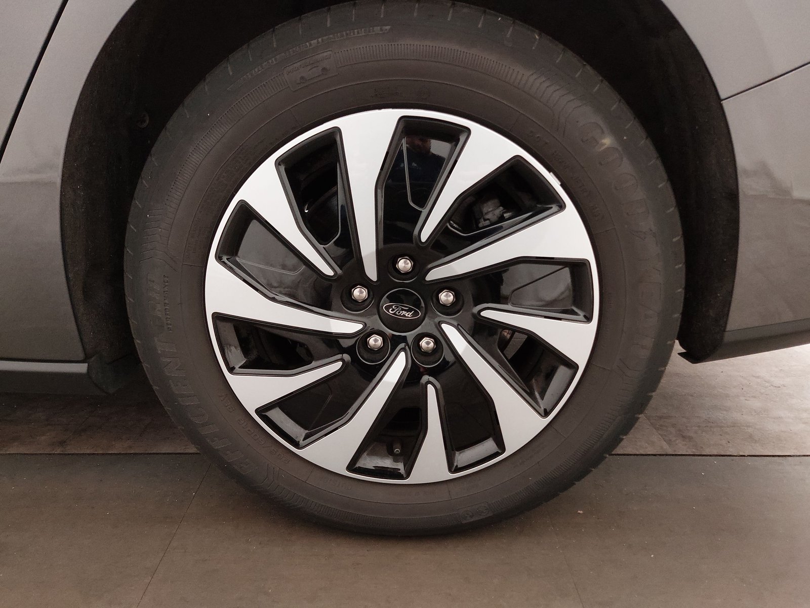 Ford Focus Turnier 1.5 EB Titanium Navi LED RFK Shz 8