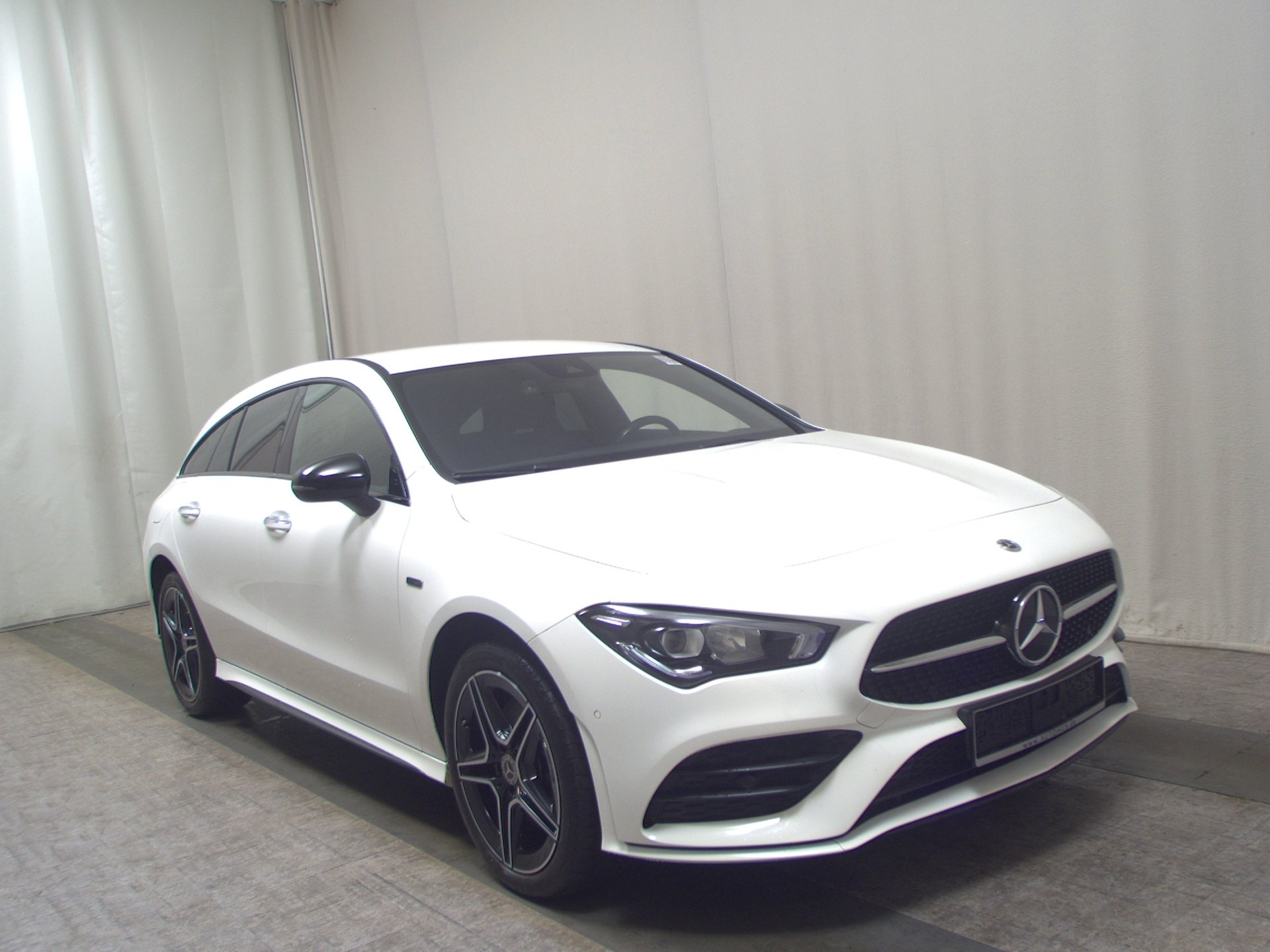 Mercedes-Benz CLA 250 Shooting Brake e AMG-Line Night Navi LED 3