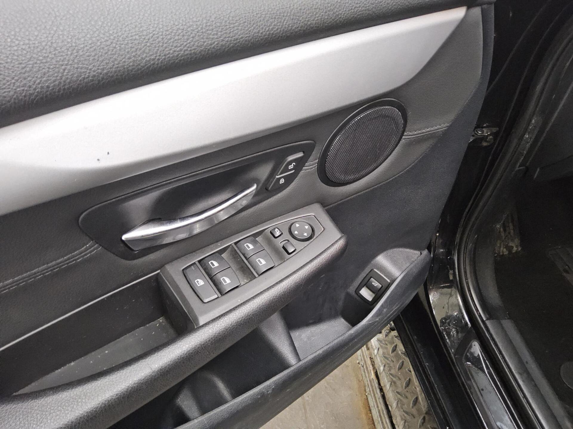BMW 218 Active Tourer Advantage Leder Navi LED AHK 9