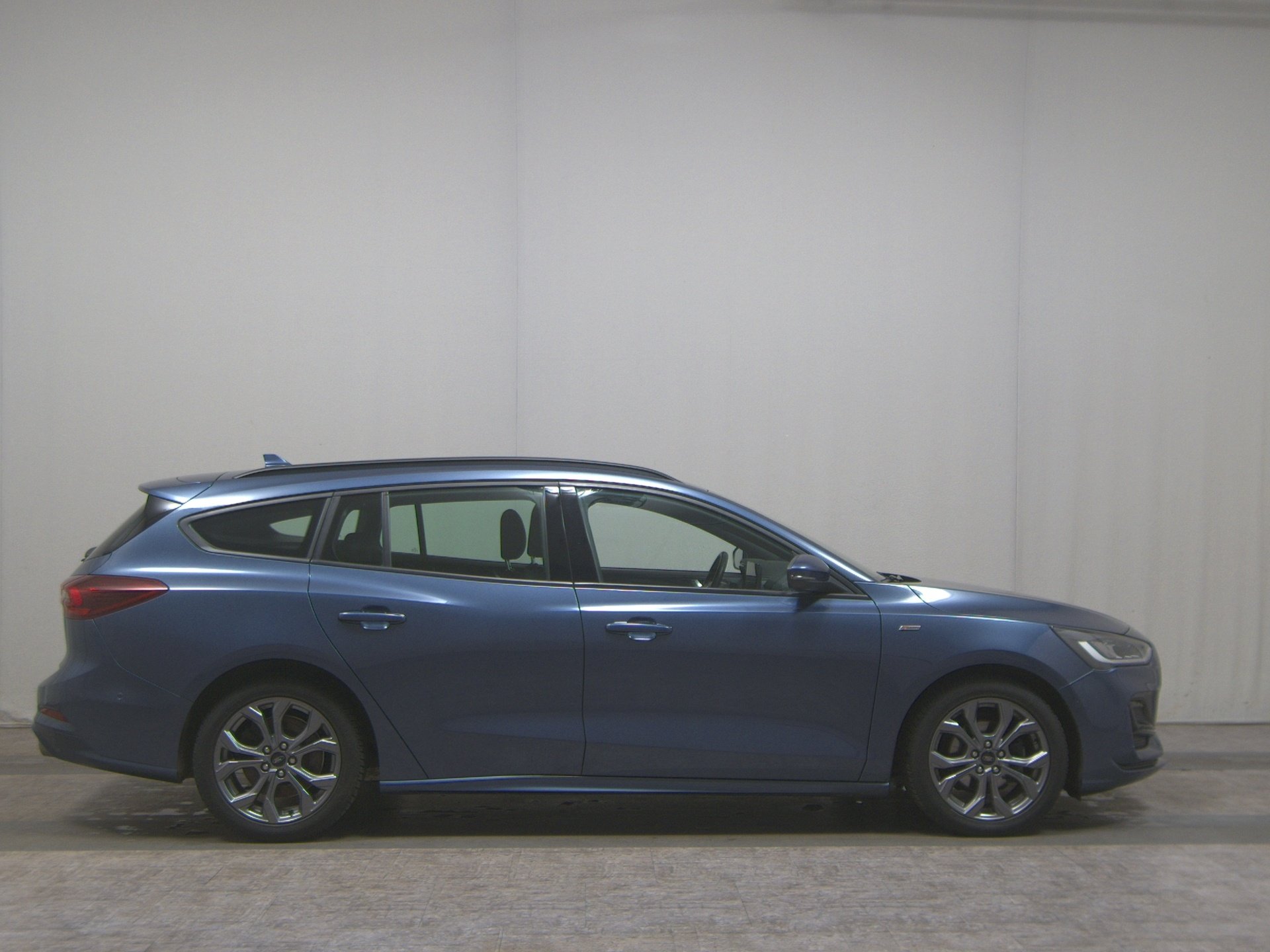 Ford Focus Turnier 1.5 EB ST-Line Navi LED RfK PDC