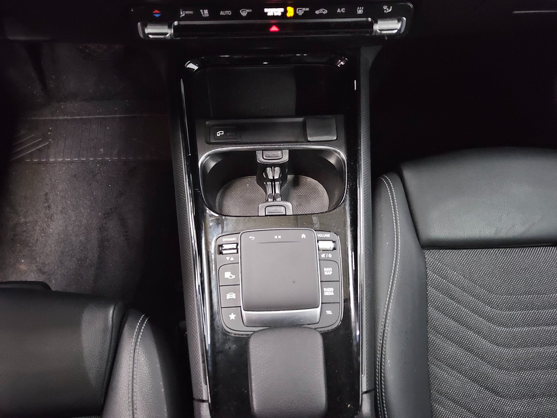 Mercedes-Benz GLB 200 d Style T-Leder Navi LED StHzg RfK MBUX 6