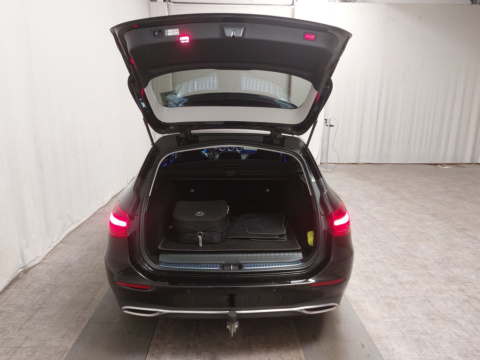 Mercedes-Benz C 300 T e Avantgarde NAVI KLIMAAUT RADIO TEMPO MFL 15