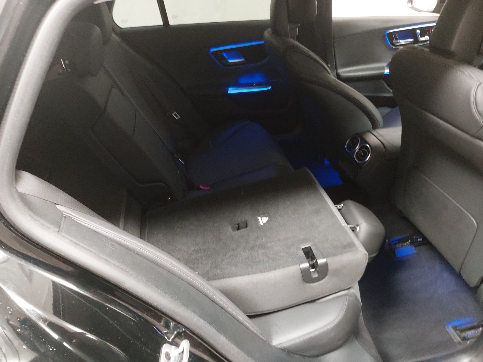 Mercedes-Benz C 300 T e Avantgarde NAVI KLIMAAUT RADIO TEMPO MFL 11