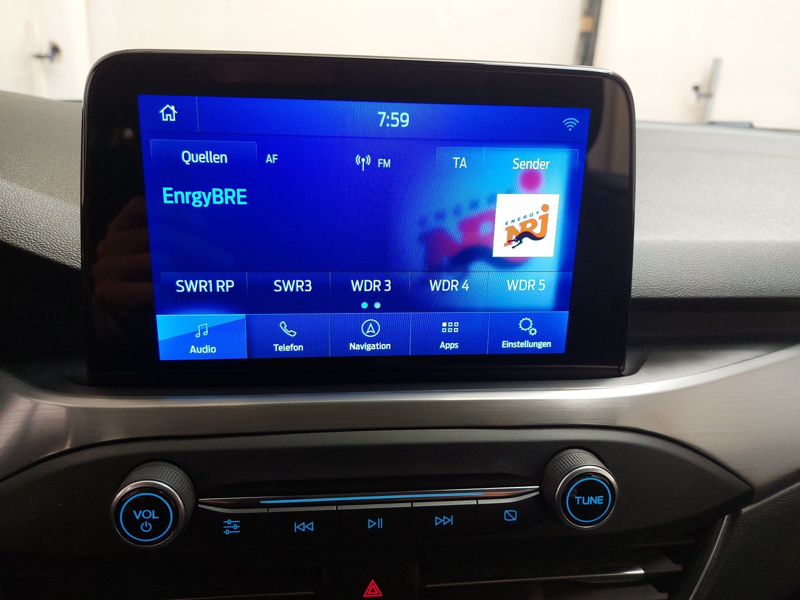 Ford Focus Turnier 1.5 EB Titanium NAVI LED SHZ PDC 19