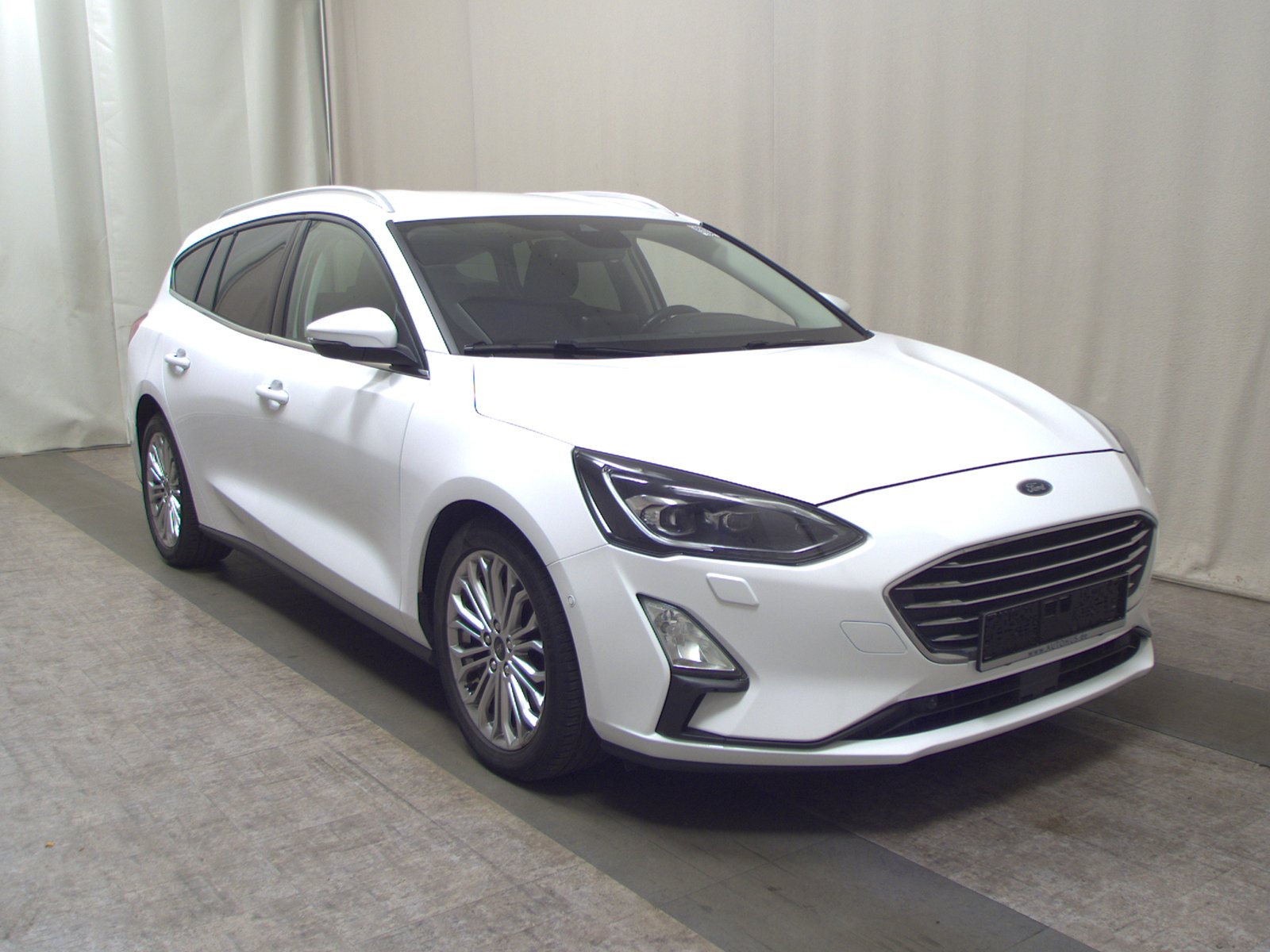 Ford Focus Turnier 2.0 EB Titanium NAVI SPORTSITZE KLIMAAUT LED RADIO 3