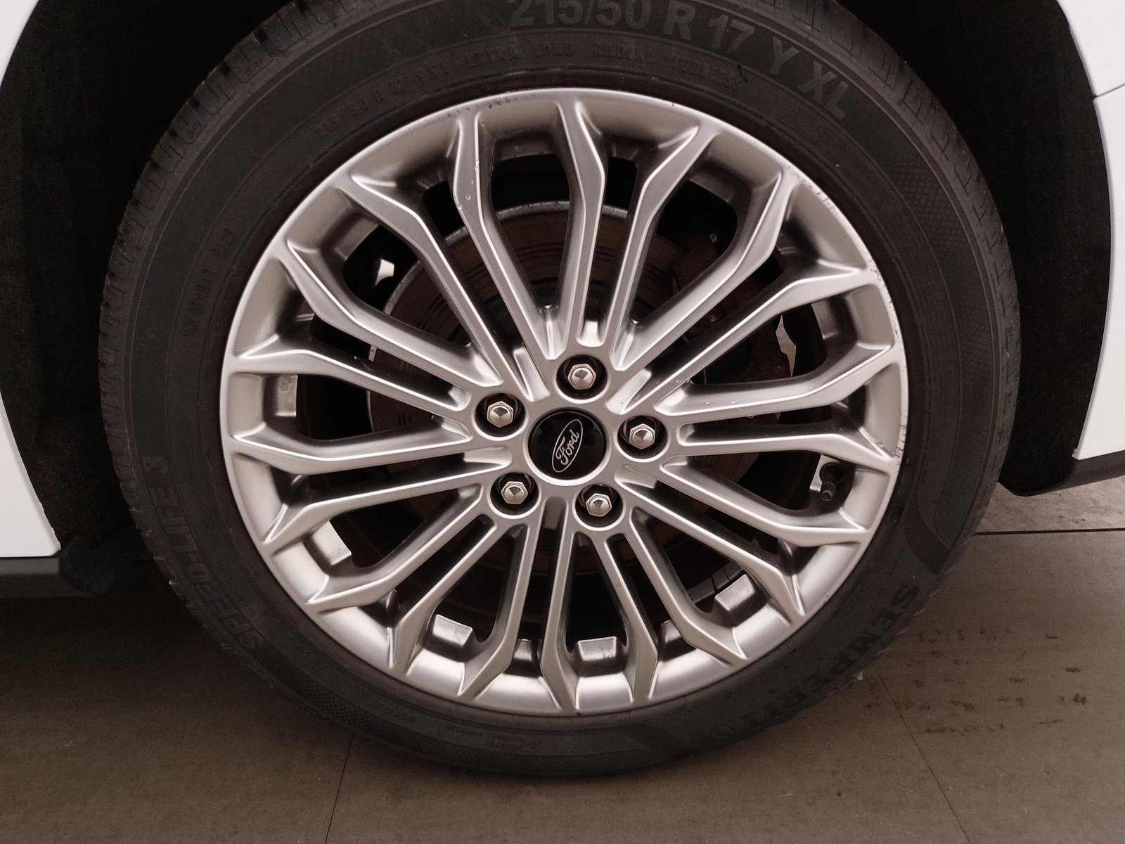 Ford Focus Turnier 2.0 EB Titanium NAVI SPORTSITZE KLIMAAUT LED RADIO 8