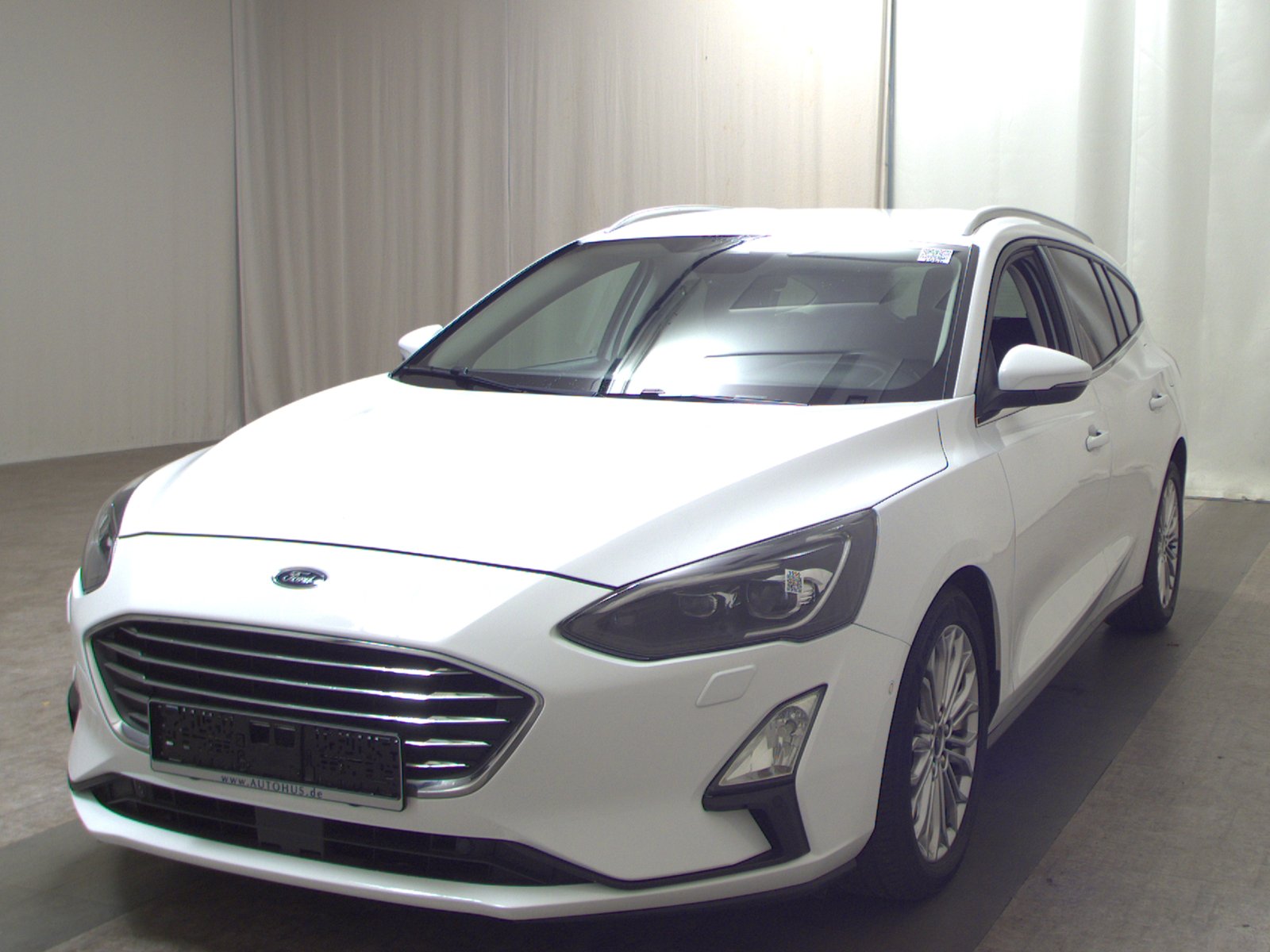 Ford Focus Turnier 2.0 EB Titanium NAVI SPORTSITZE KLIMAAUT LED RADIO 2