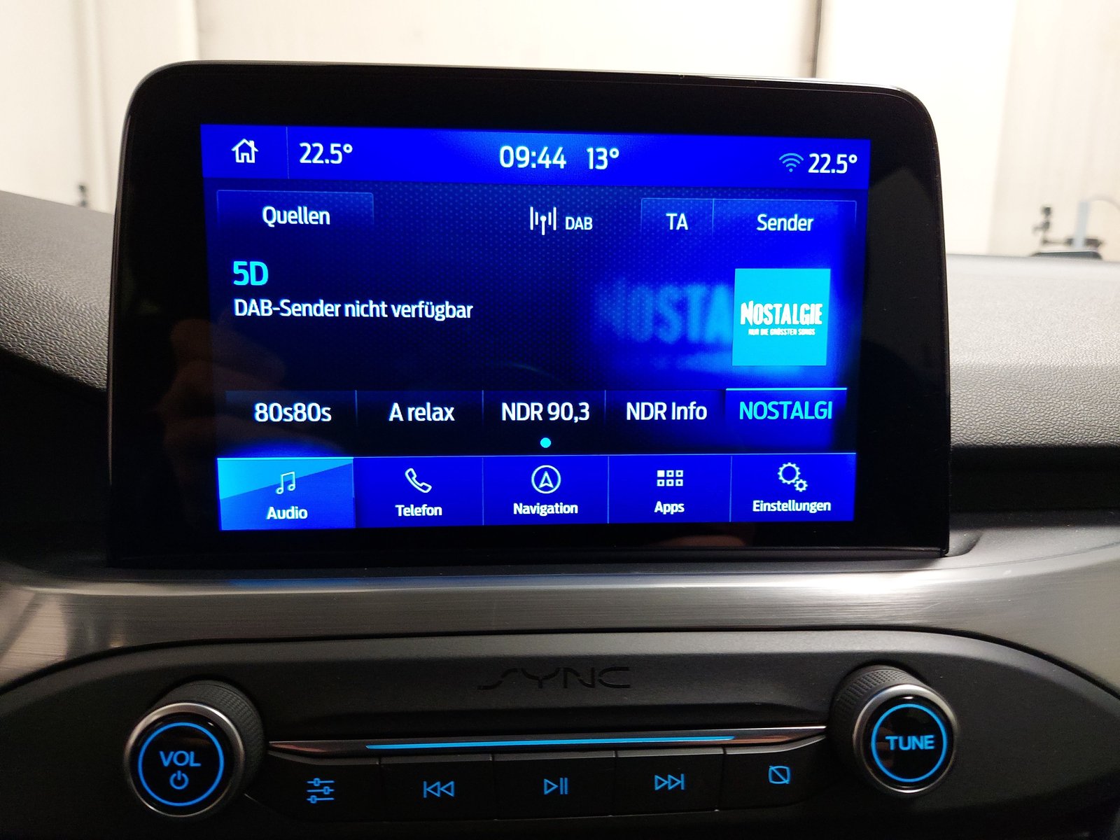 Ford Focus Turnier 2.0 EB Titanium NAVI SPORTSITZE KLIMAAUT LED RADIO 20