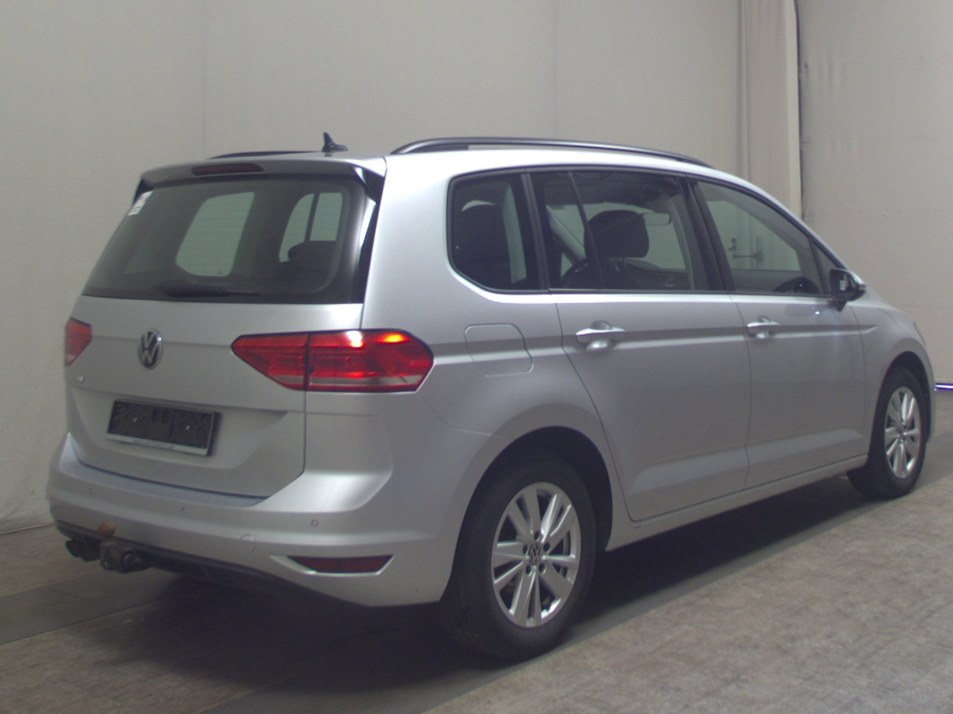 Volkswagen Touran 2.0 TDI Comf. Navi Panorama AHK Sthzg 4