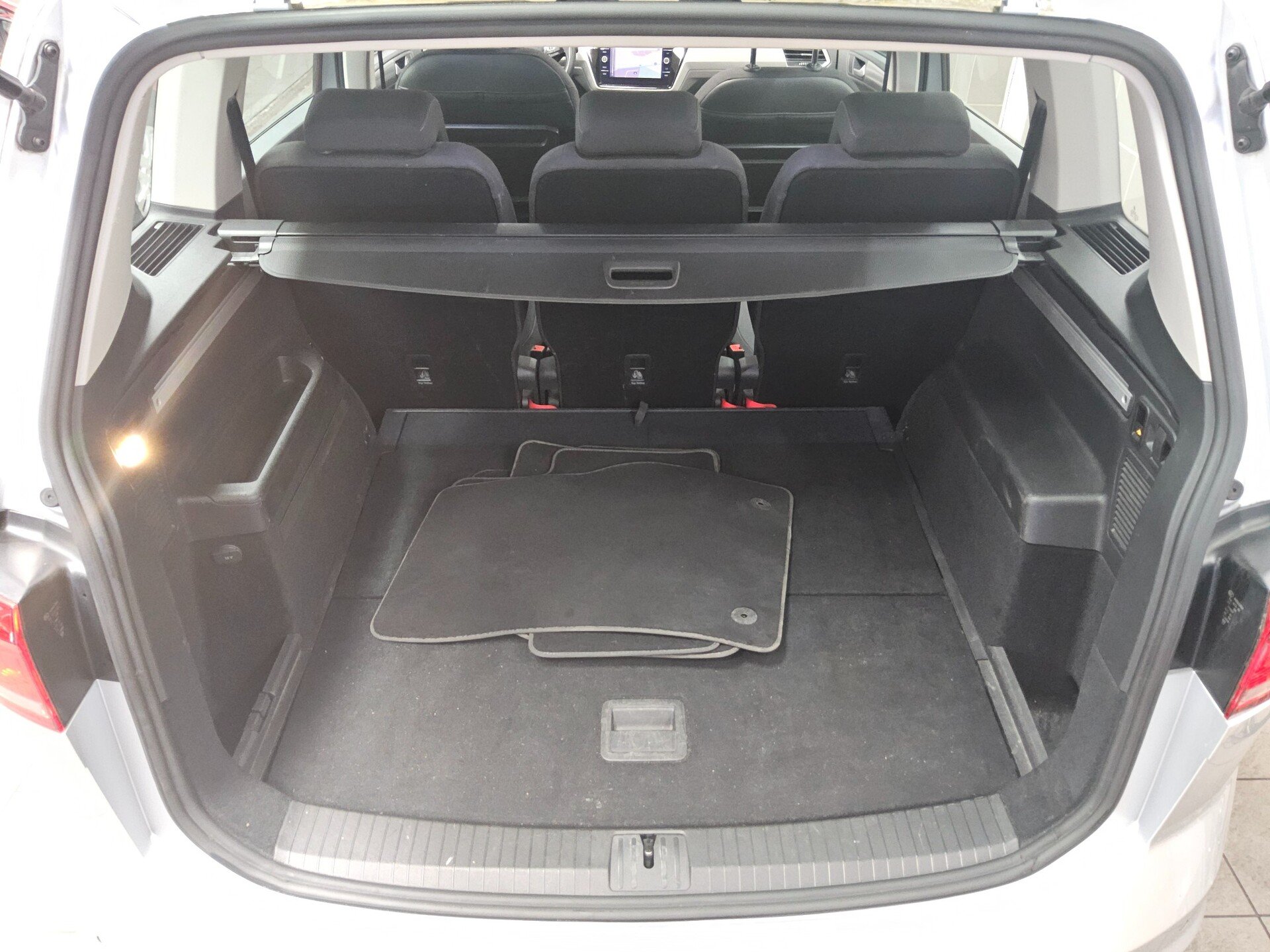 Volkswagen Touran 2.0 TDI Comf. Navi Panorama AHK Sthzg 12
