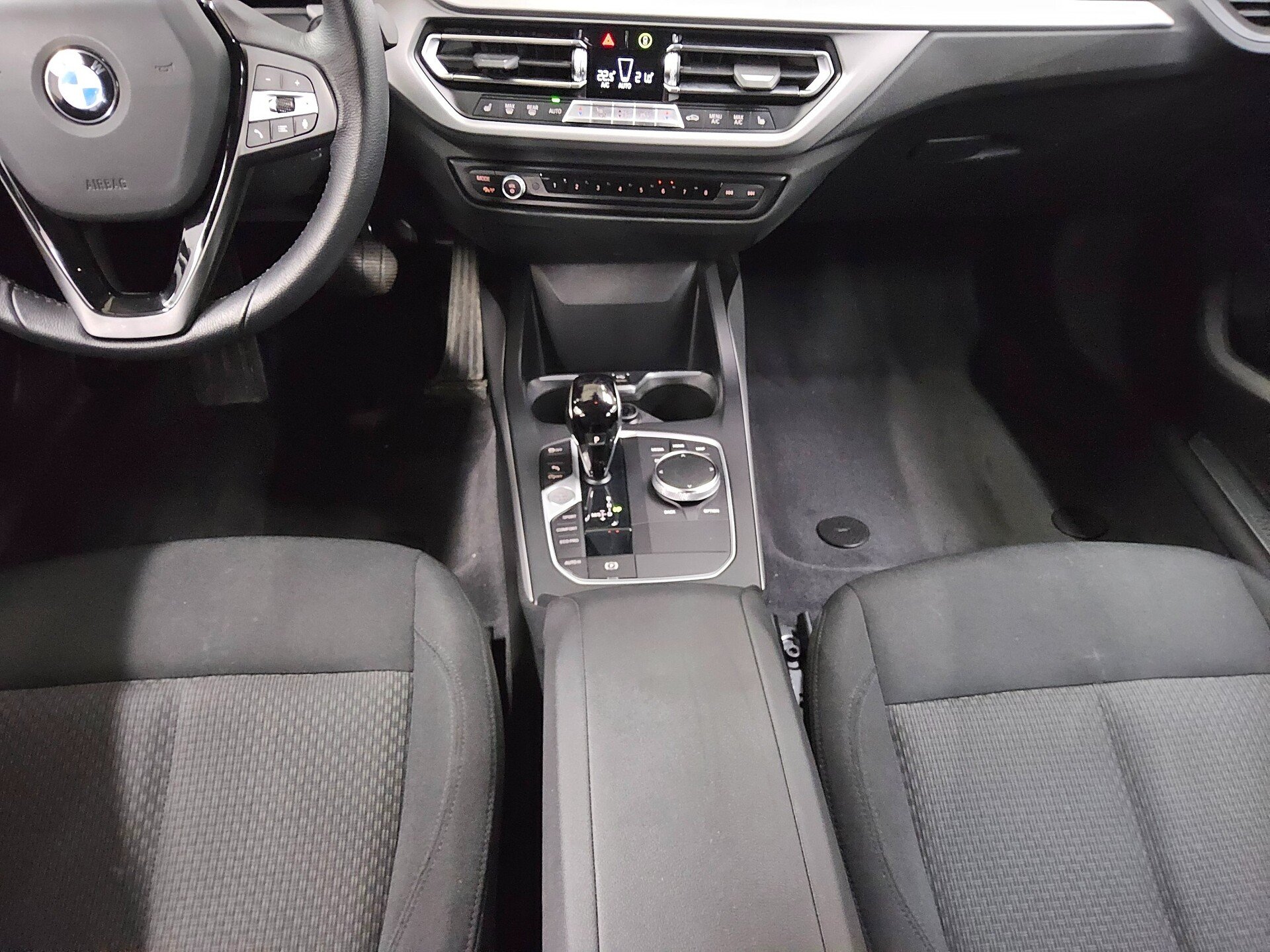 BMW 120dA Advantage Navi LED LC-Pro PDC Shz Tempomat 6
