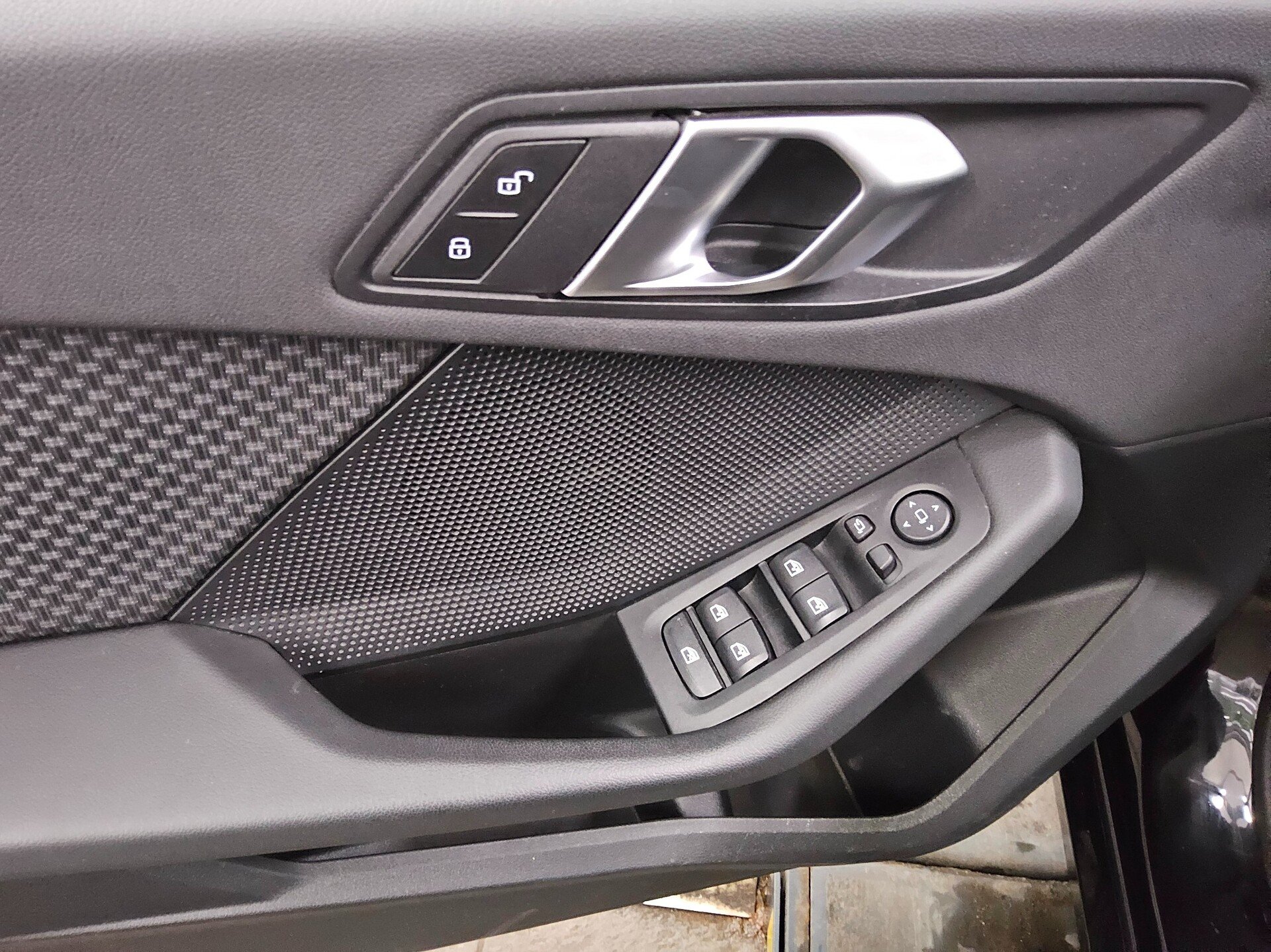 BMW 120dA Advantage Navi LED LC-Pro PDC Shz Tempomat 10