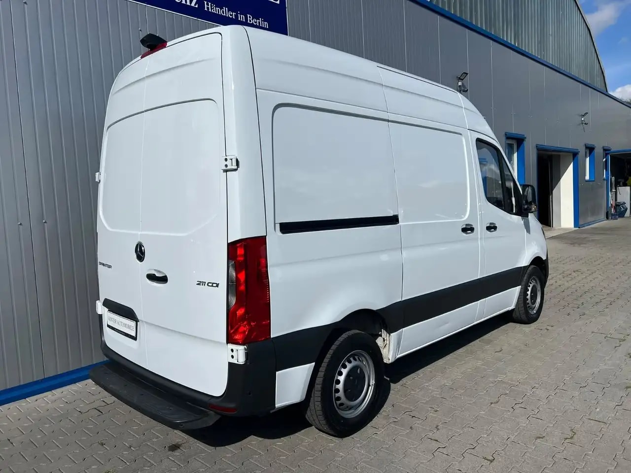 Mercedes-Benz Sprinter 211 9G-TRONIC KLIMA NAVI KAMERA 3-SITZE 8