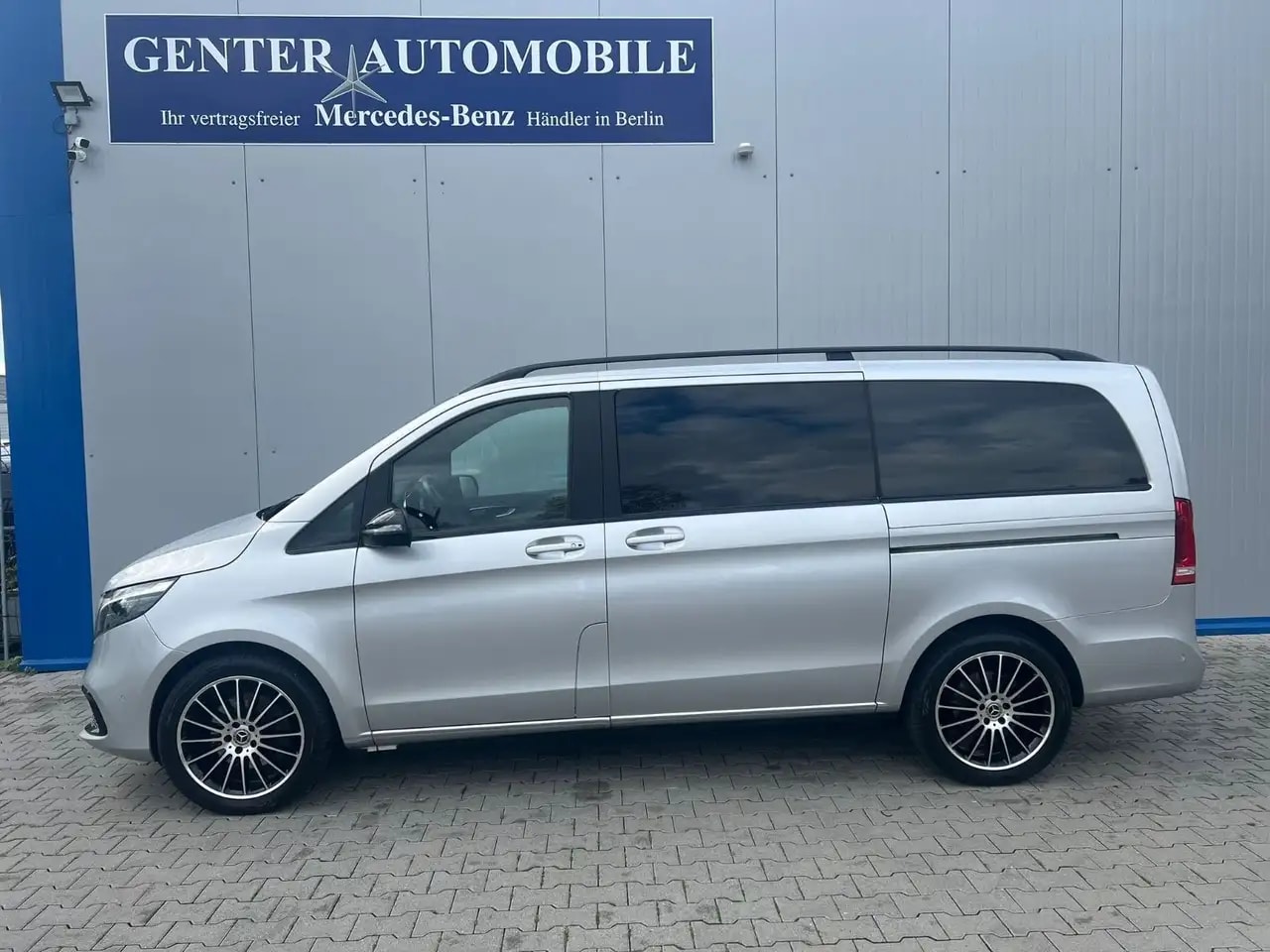 Mercedes-Benz V 300 LANG 4M NAVI MBUX 360° 7-SITZER 3xEL.TÜREN 4