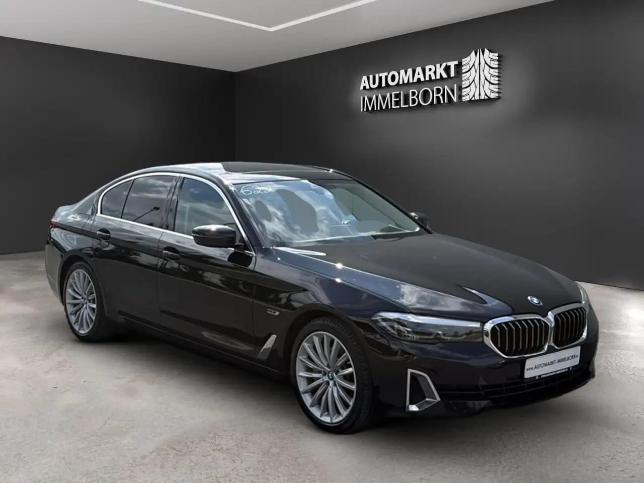 BMW 530 e xDrive Luxury Line Sdach*HUD*AHK*Kamera*Le