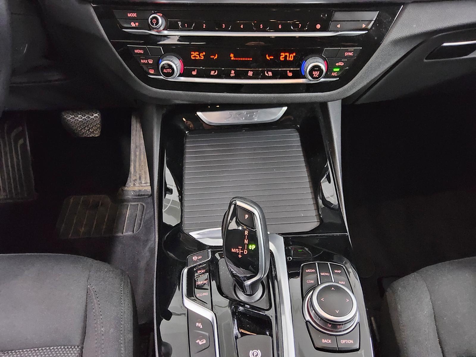 BMW X3 xDrive20d Navi LED AHK DA DAB PDC 6