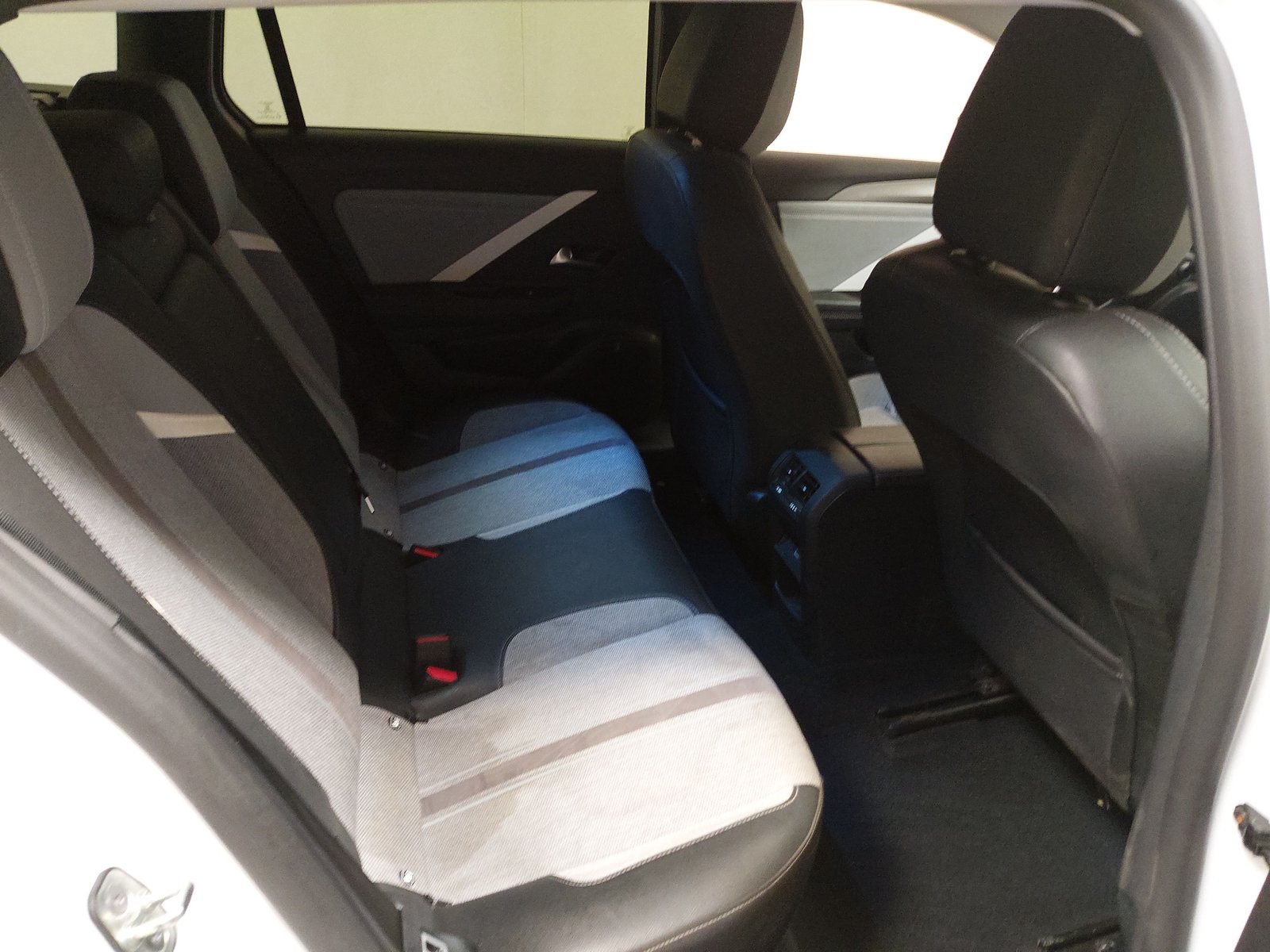 Opel Astra ST 1.5 D Elegance T-Leder Navi SHZ RFK LED 12