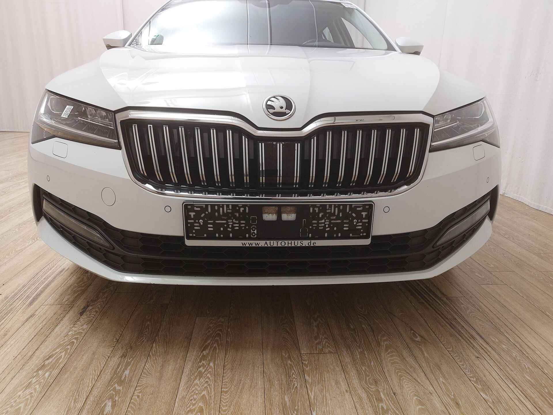 Skoda Superb Kombi 2.0 TDI Ambition NAVI LED DC Sound 5