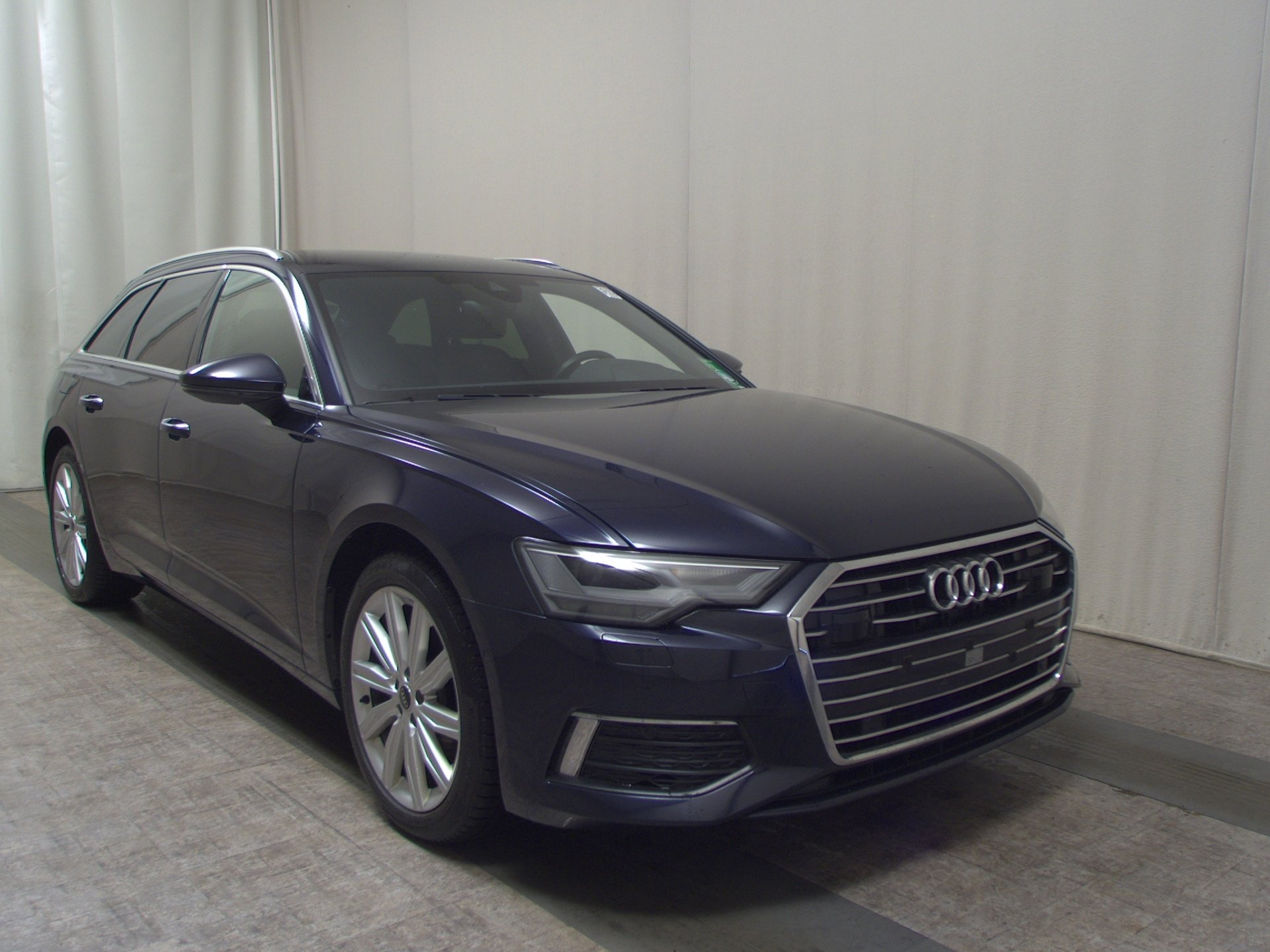 Audi A6 Avant 40 TDI design Navi LED vc Leder RFK AHK 3