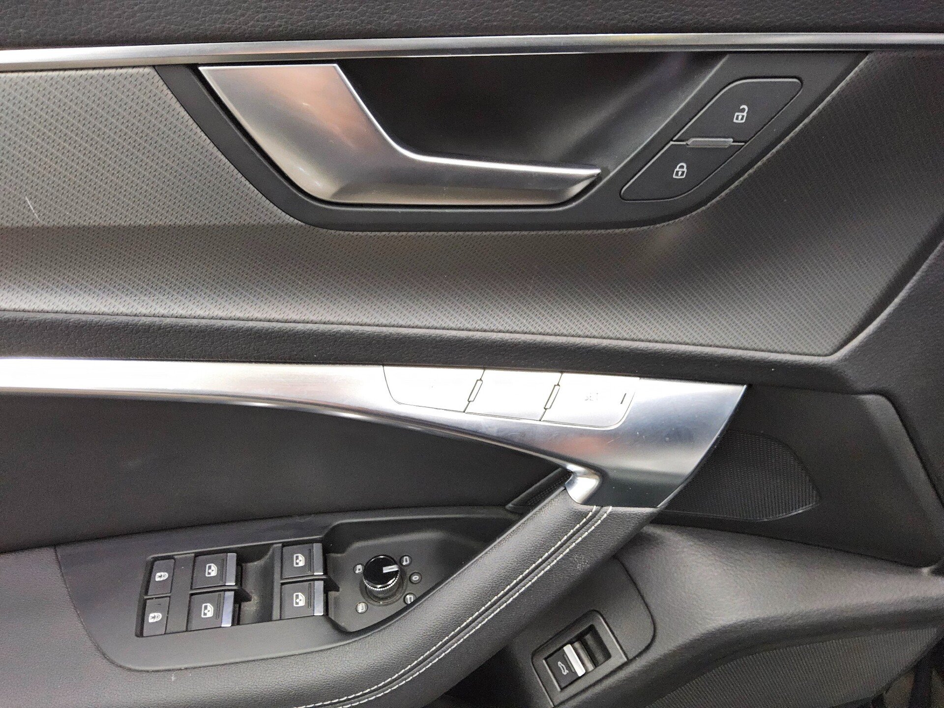 Audi A6 Avant 40 TDI design Navi LED vc Leder RFK AHK 10