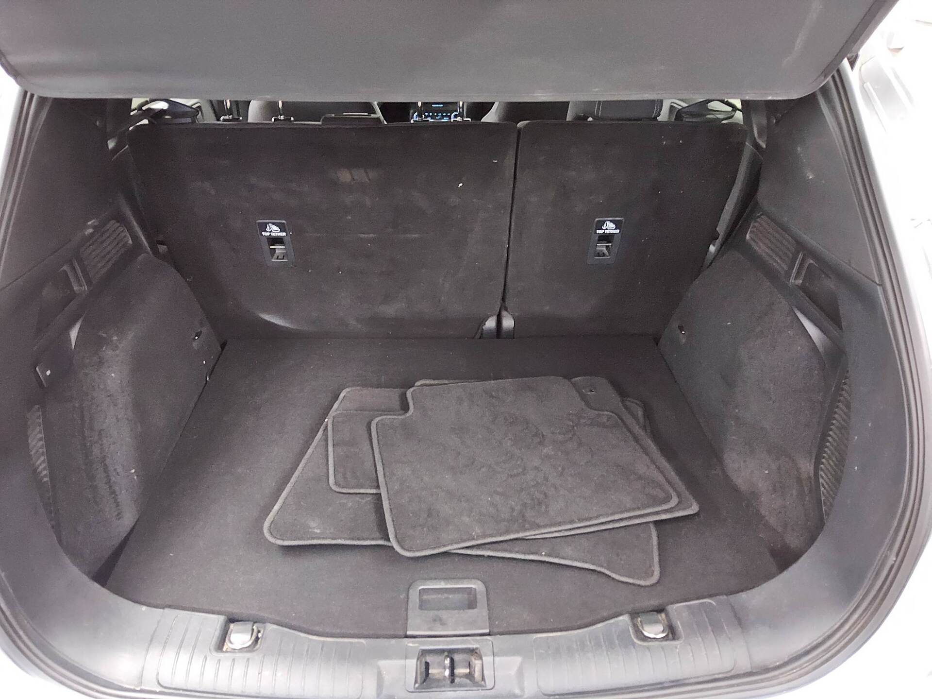 Ford Kuga 2.0 EB Titanium Navi LED 4xShz RFK 11