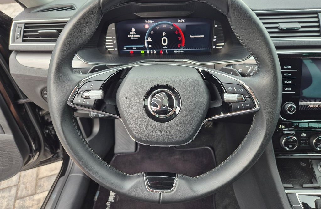 Skoda Superb 2.0 2023 17