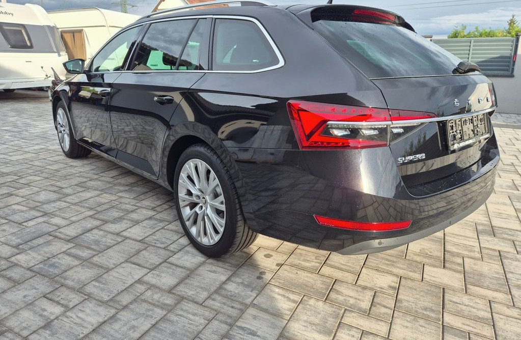 Skoda Superb 2.0 2023 5