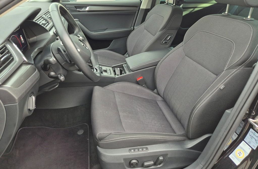 Skoda Superb 2.0 2023 10