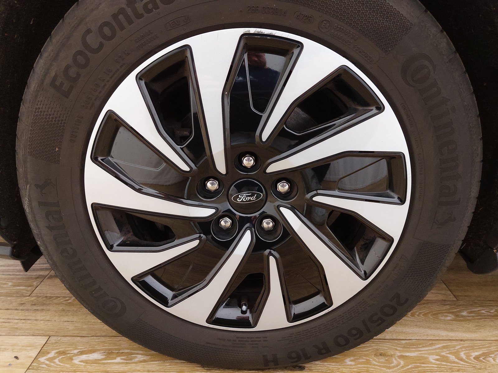 Ford Focus Turnier 1.5 EB Titanium NAVI LED RFK ACC 8