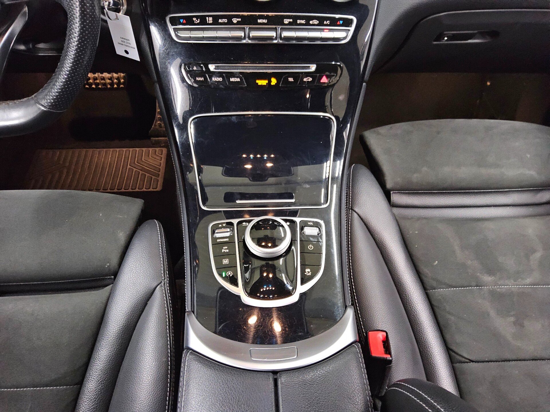 Mercedes-Benz GLC 220 d 4M AMG-Line Navi LED RfK Ambiente Shz 6