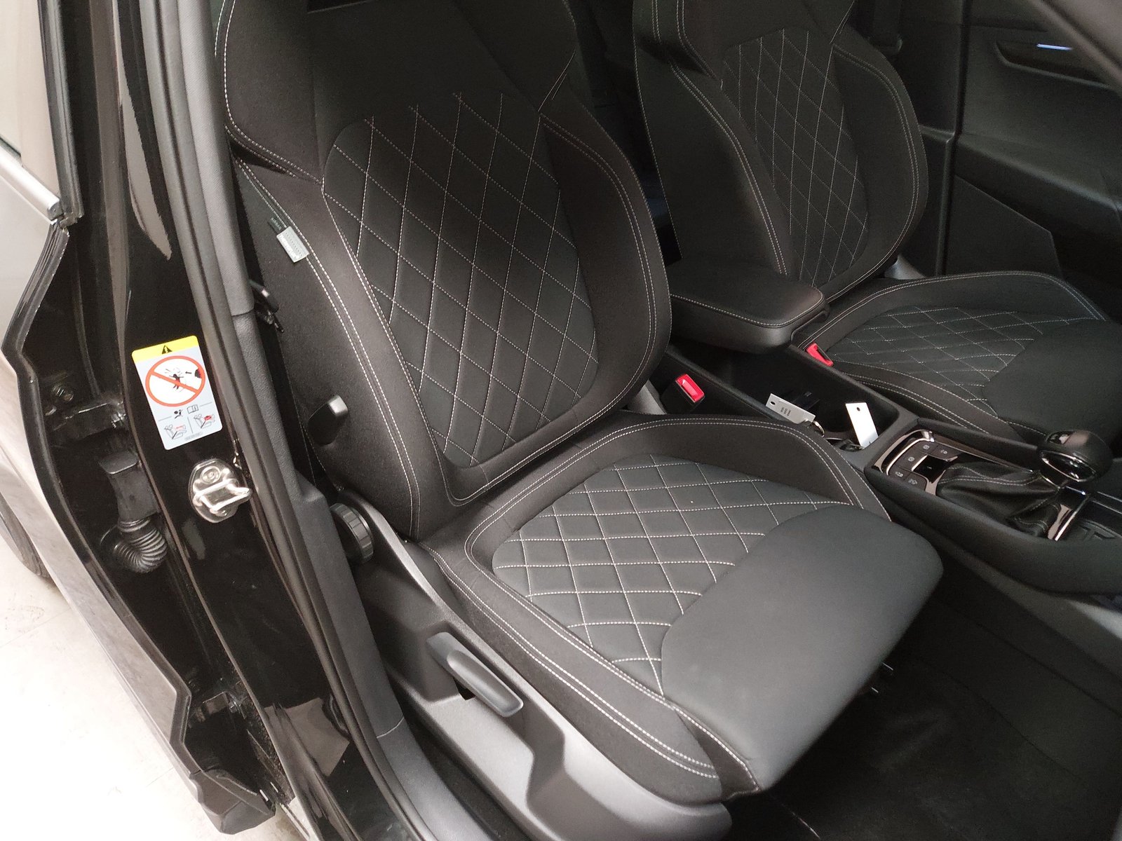 Skoda Karoq 2.0 TDI 4x4 SportLine AHK 10