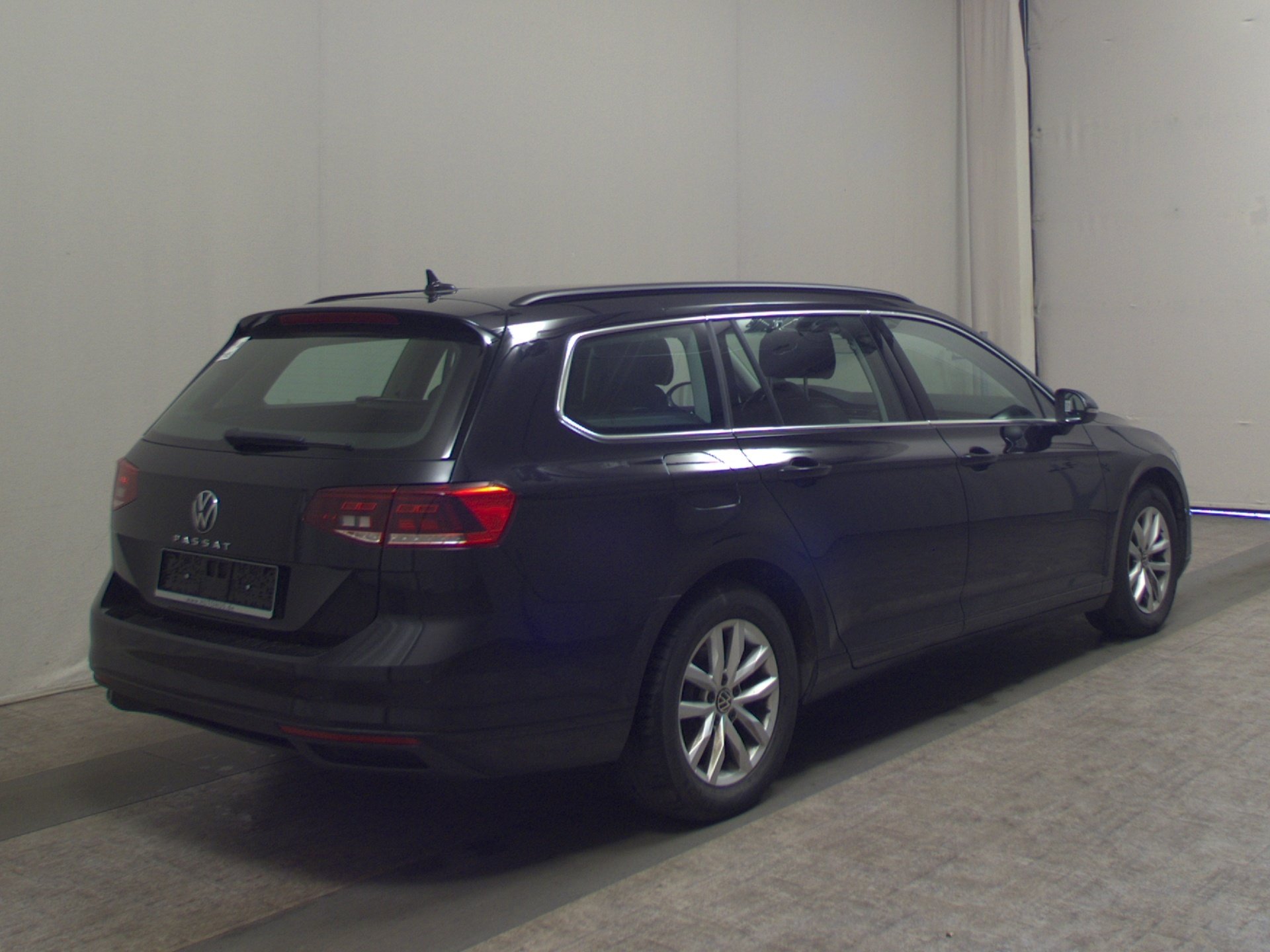 Volkswagen Passat Var. 2.0 TDI Business Navi LED RfK AHK 4