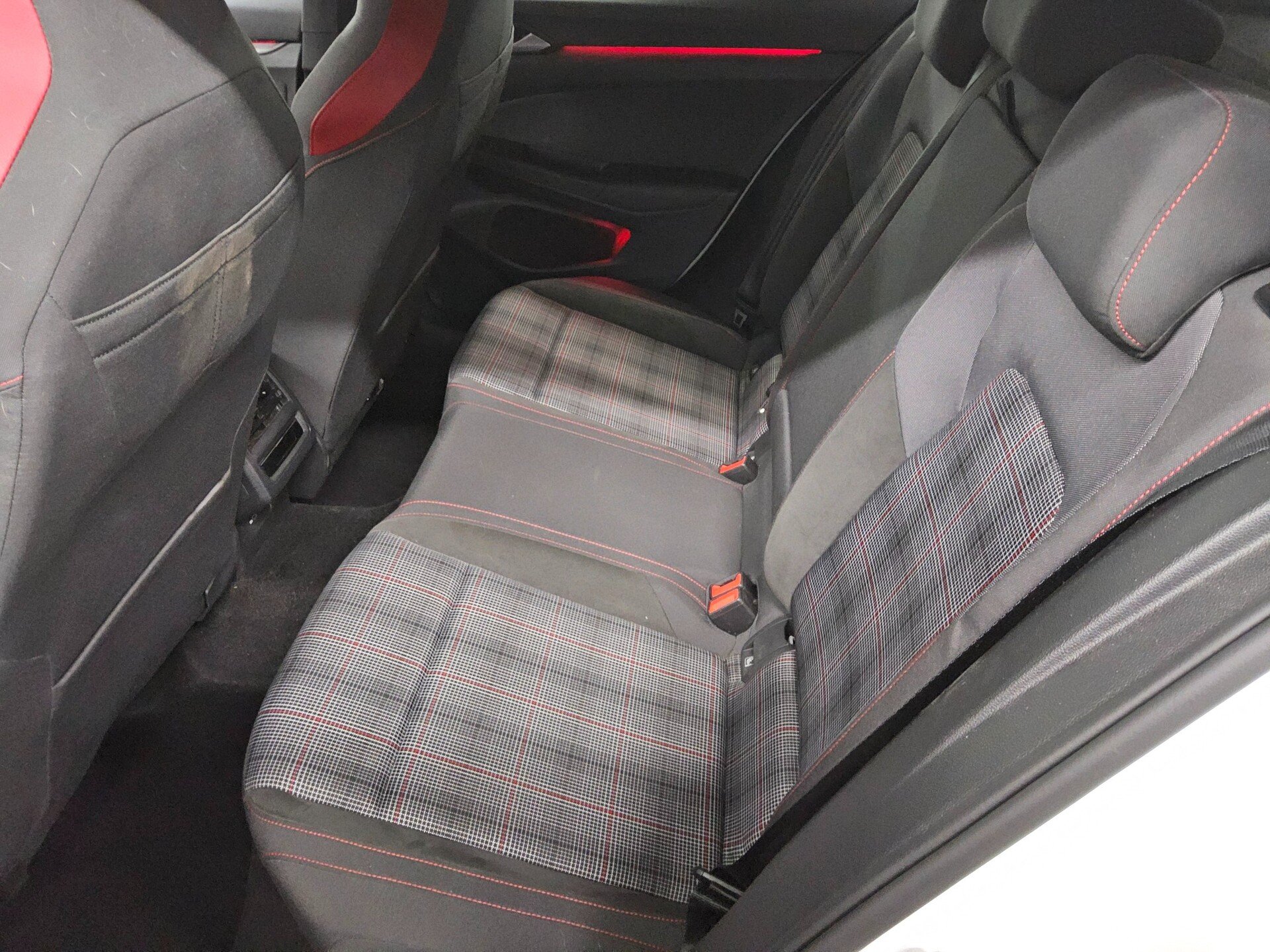 Volkswagen Golf-8 2.0 TSI GTI LED ACC DC Shz 13