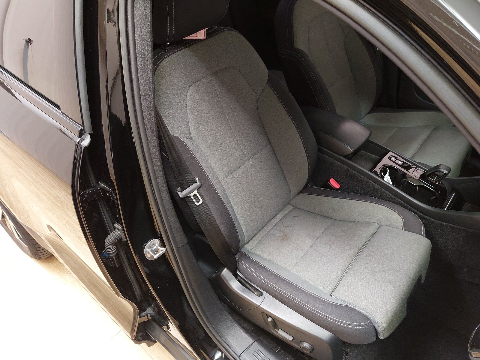 Volvo XC40 NAVI LED SHZ RFK STHZG. 10