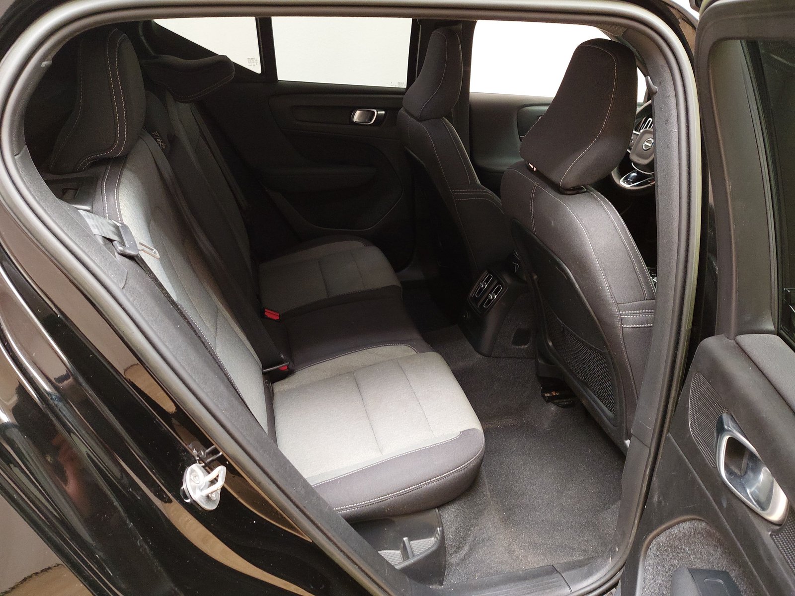 Volvo XC40 NAVI LED SHZ RFK STHZG. 12
