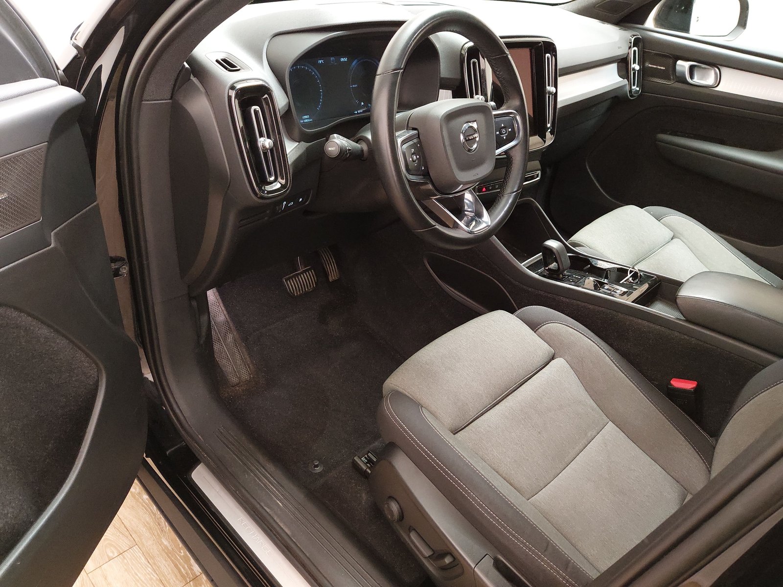 Volvo XC40 NAVI LED SHZ RFK STHZG. 6