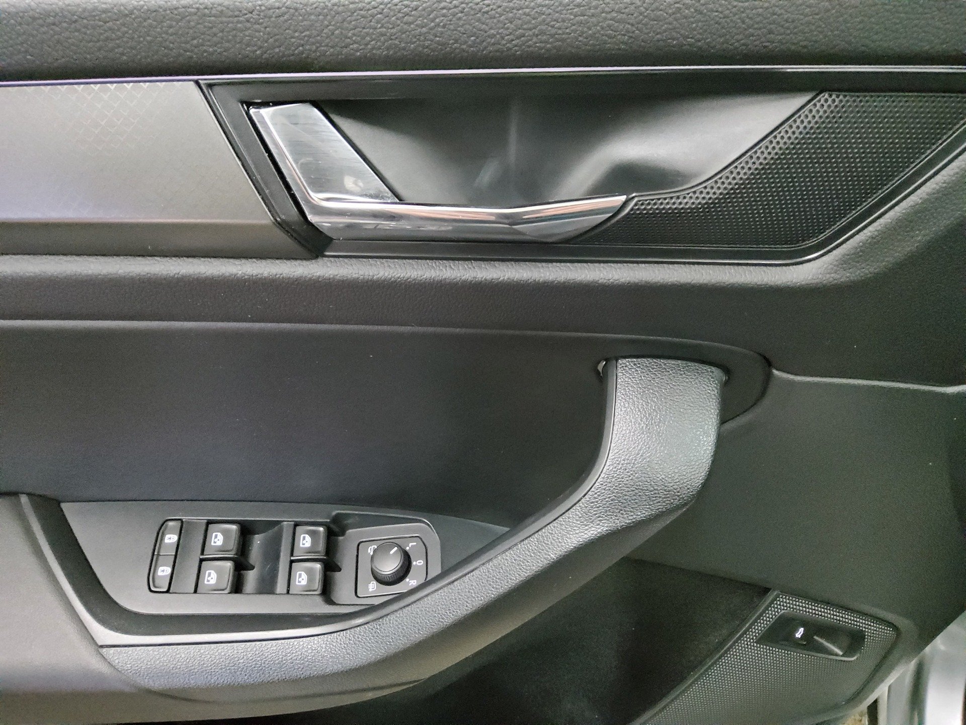 Skoda Kodiaq 2.0 TDI 4x4 Clever Navi LED vc RfK Pano 10