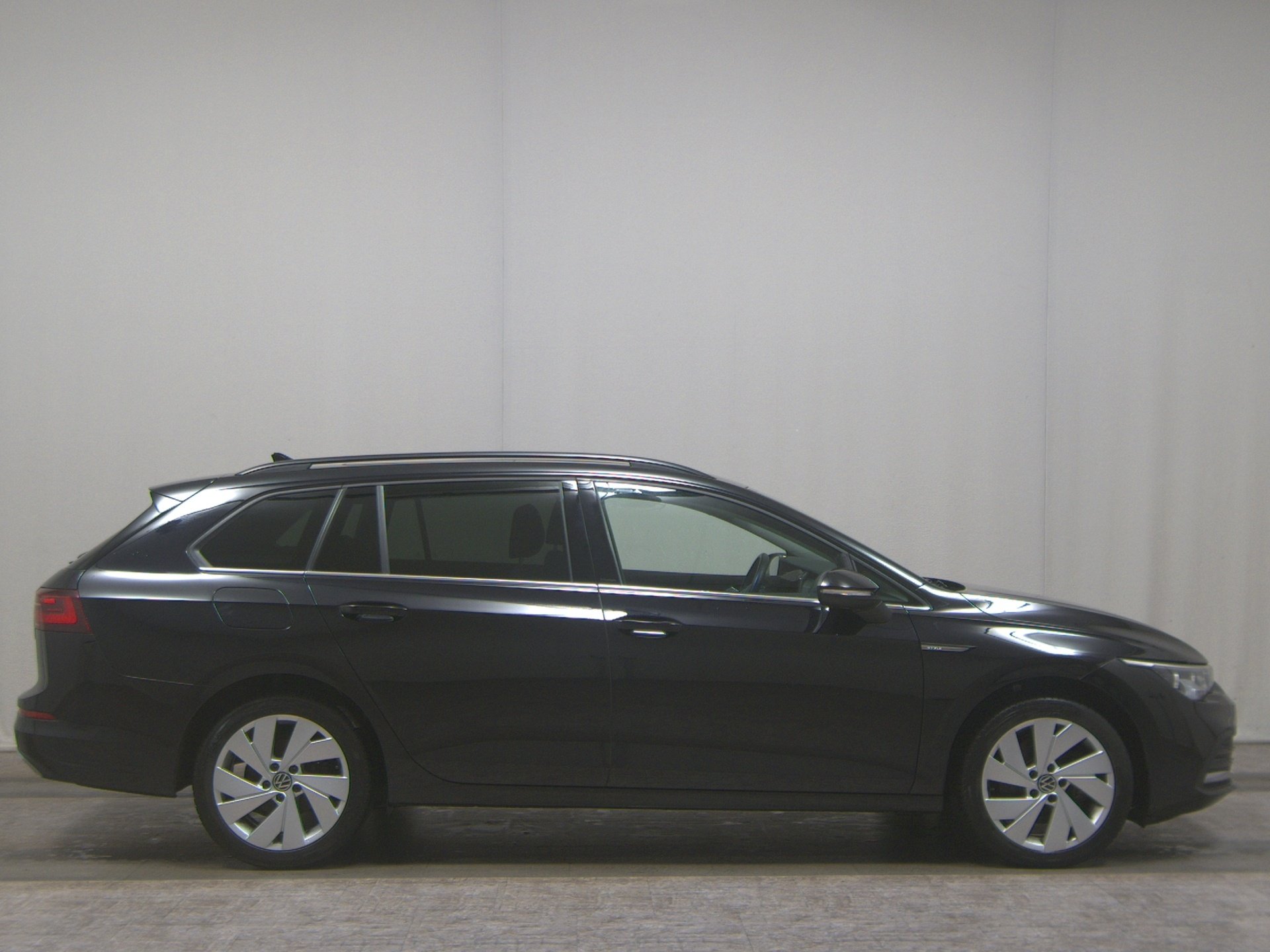 Volkswagen Golf-8 Var. 2.0 TDI Style Navi IQ.Light DC Pano