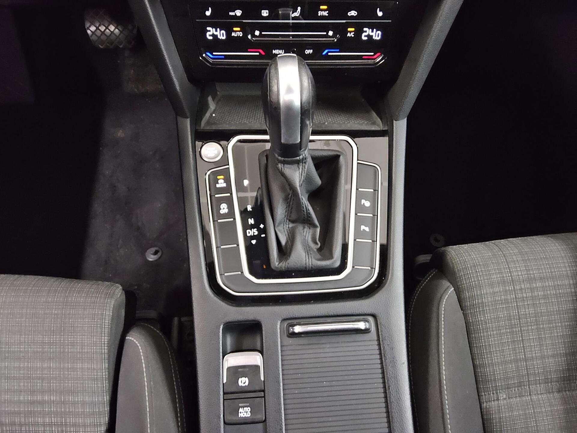 Volkswagen Passat Var. 2.0 TDI 4M Business Nav LED AID Pano 6