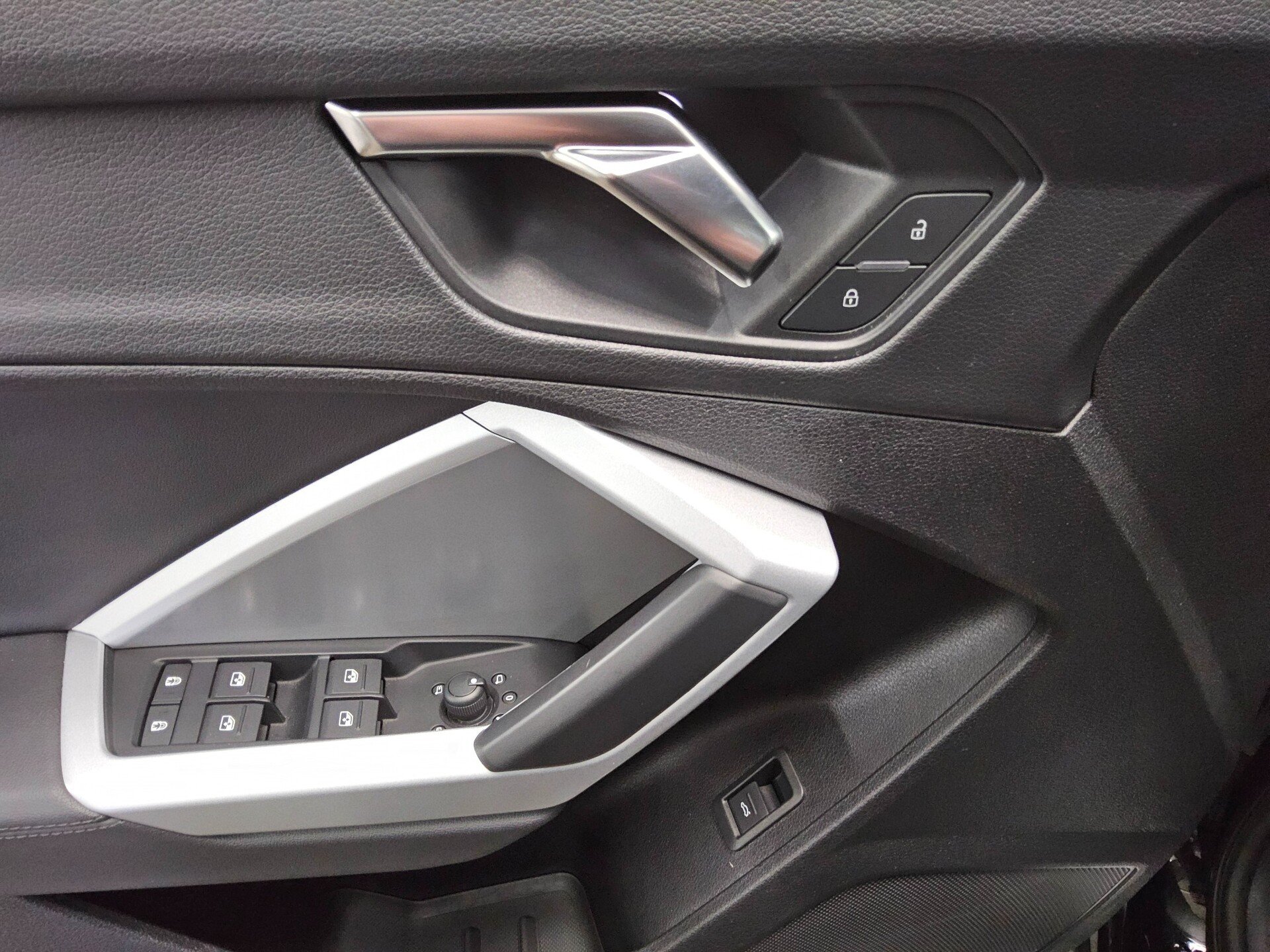 Audi Q3 35 TDI advanced Leder Navi+ LED VC Kamera 10