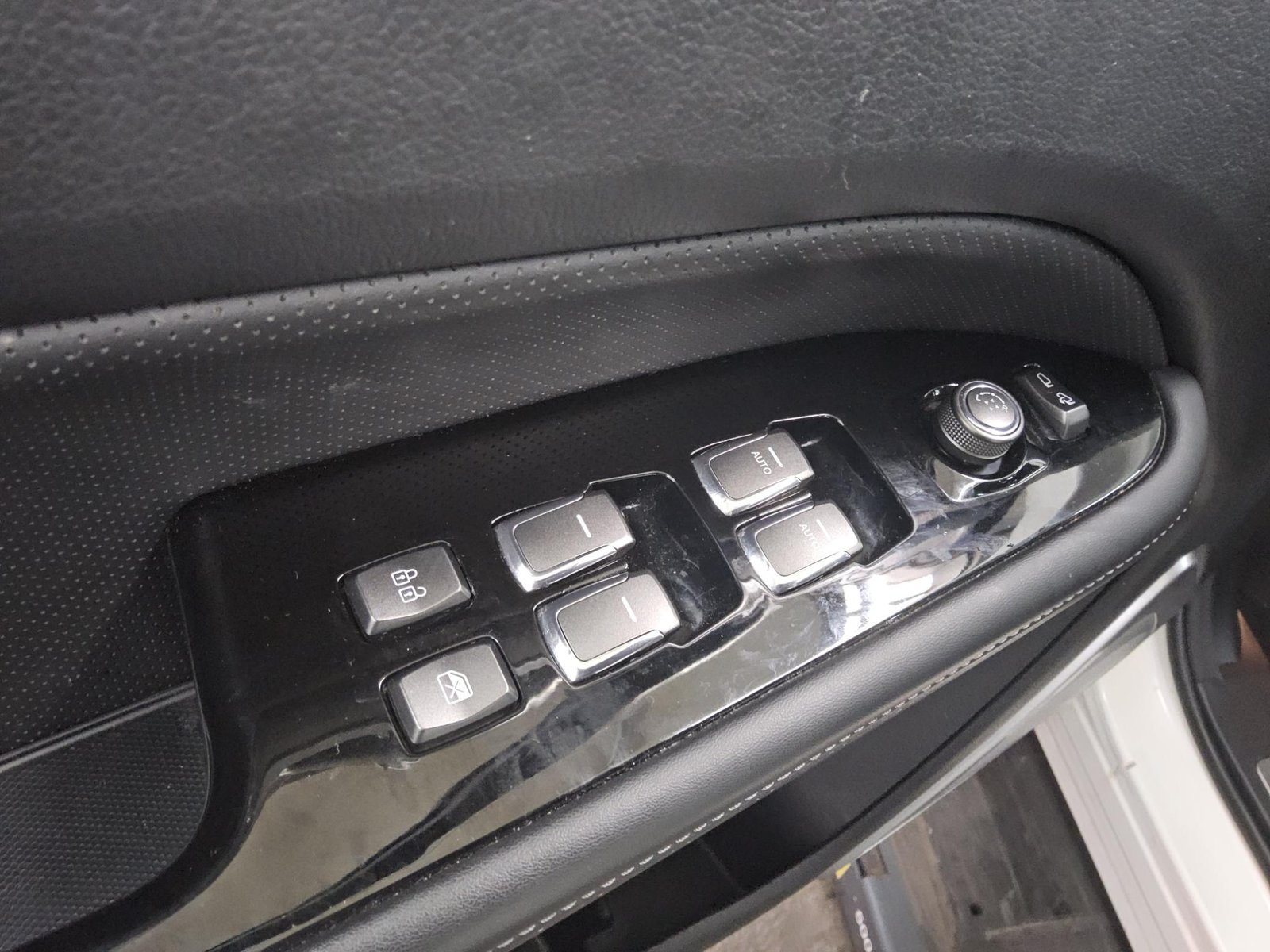 Ssangyong REXTON 2.2 d 4x4 7-Sitzer Navi LED AHK RFK 9