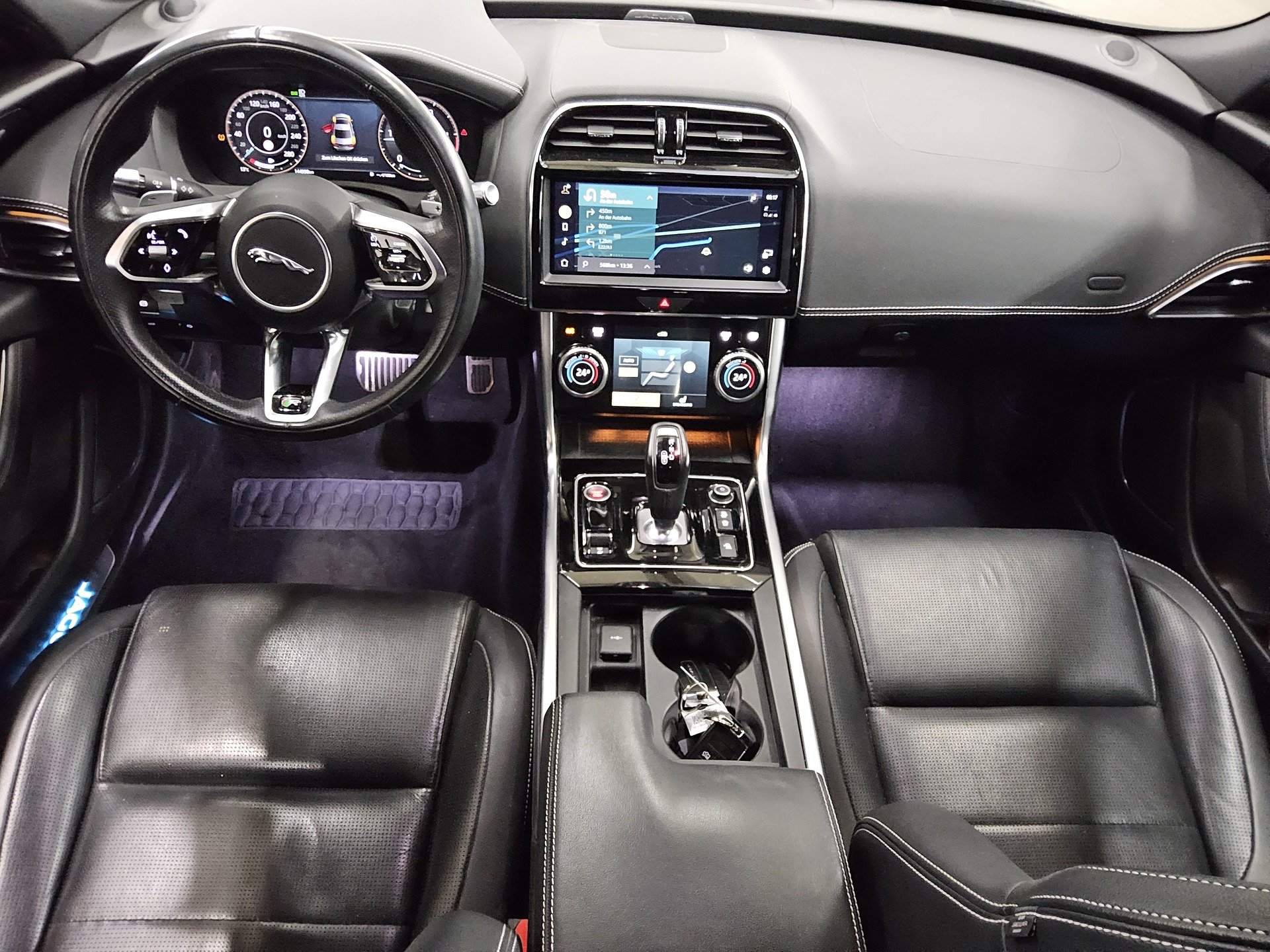 Jaguar XE D 200 AWD R-Dynamic Leder Navi DC Meridian 5