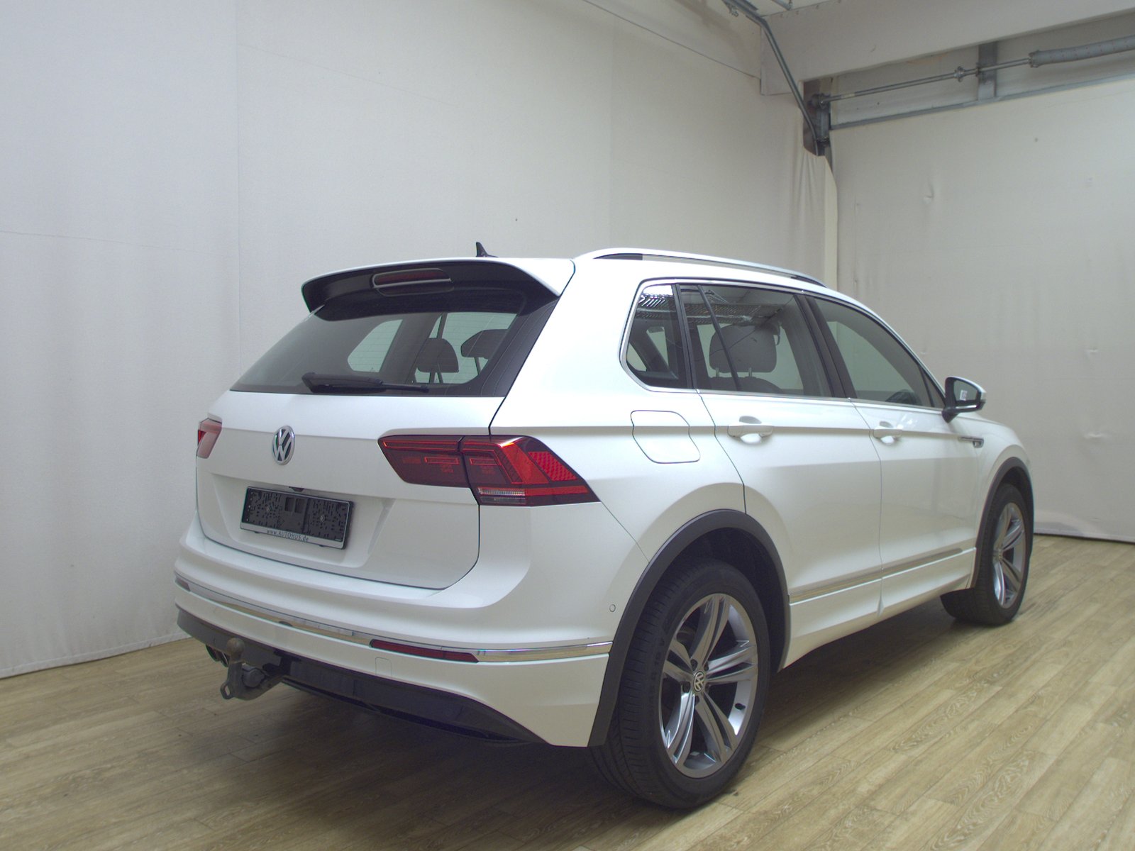Volkswagen Tiguan 2.0 TDI R-Line Navi Shz RFK AID LED 4