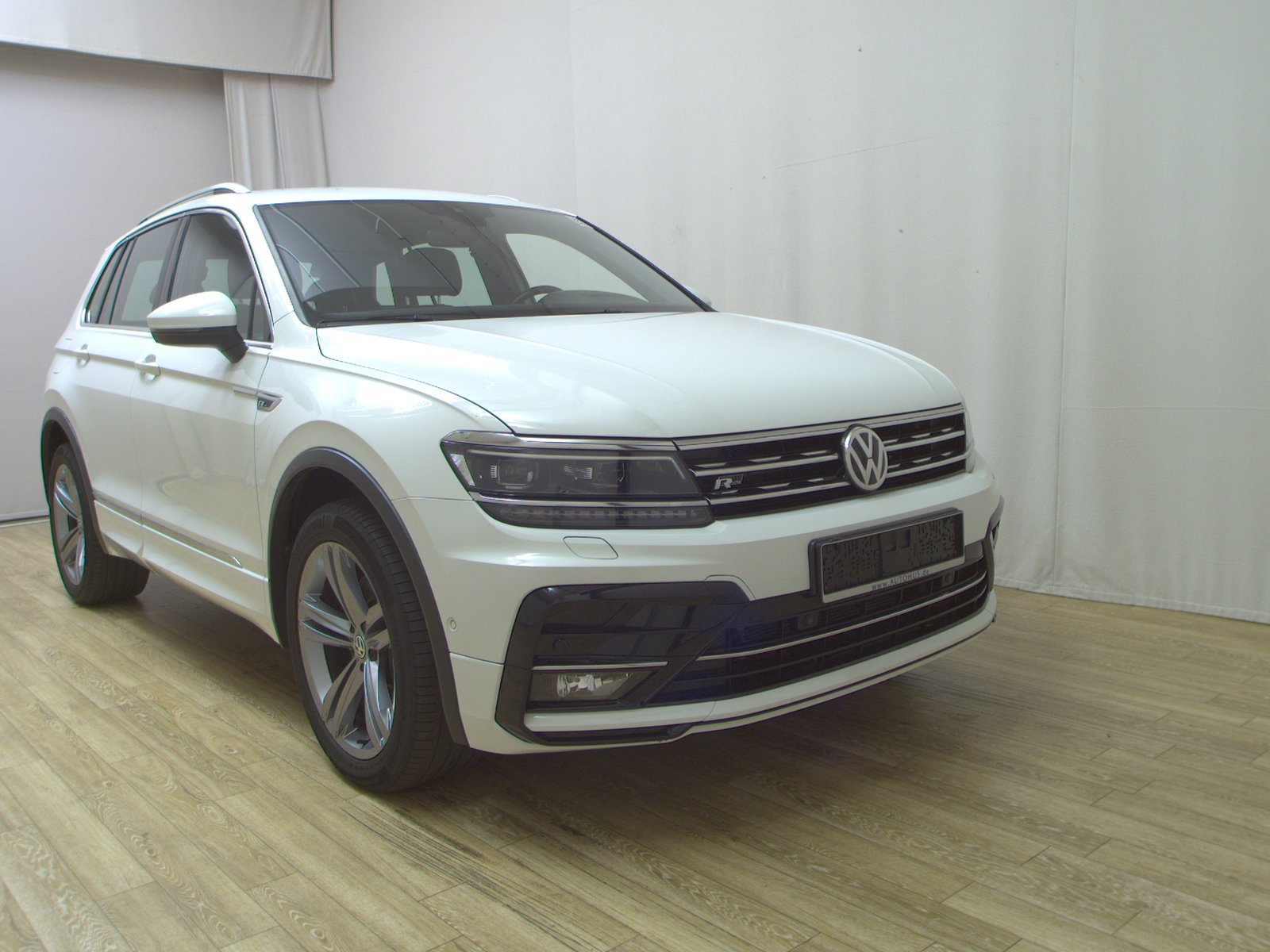Volkswagen Tiguan 2.0 TDI R-Line Navi Shz RFK AID LED 3
